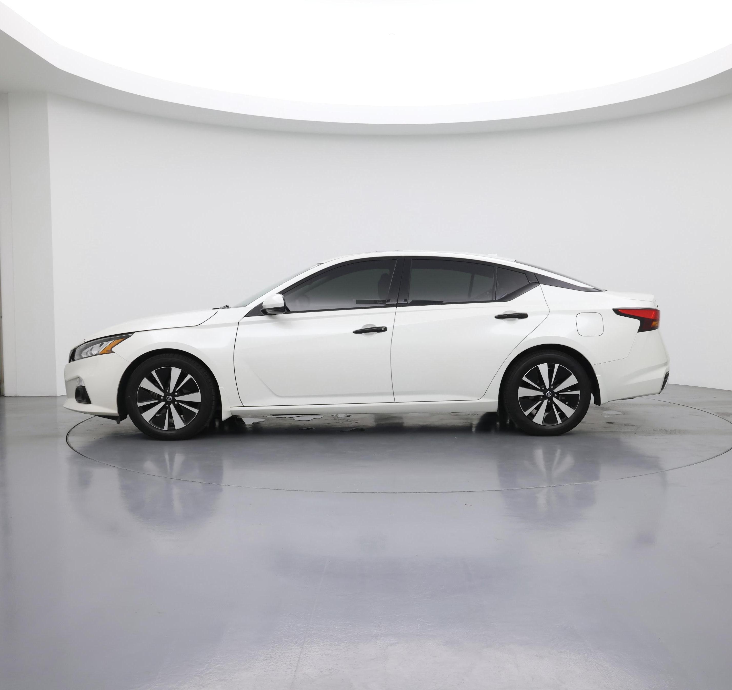 Thumbnail: 2020 Nissan Altima - 3