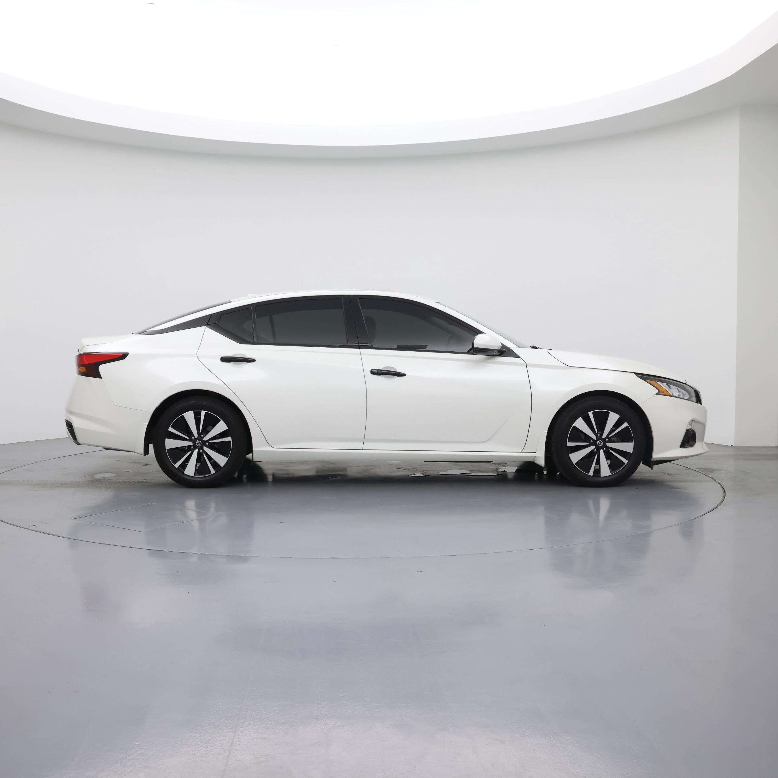 Thumbnail: 2020 Nissan Altima - 7