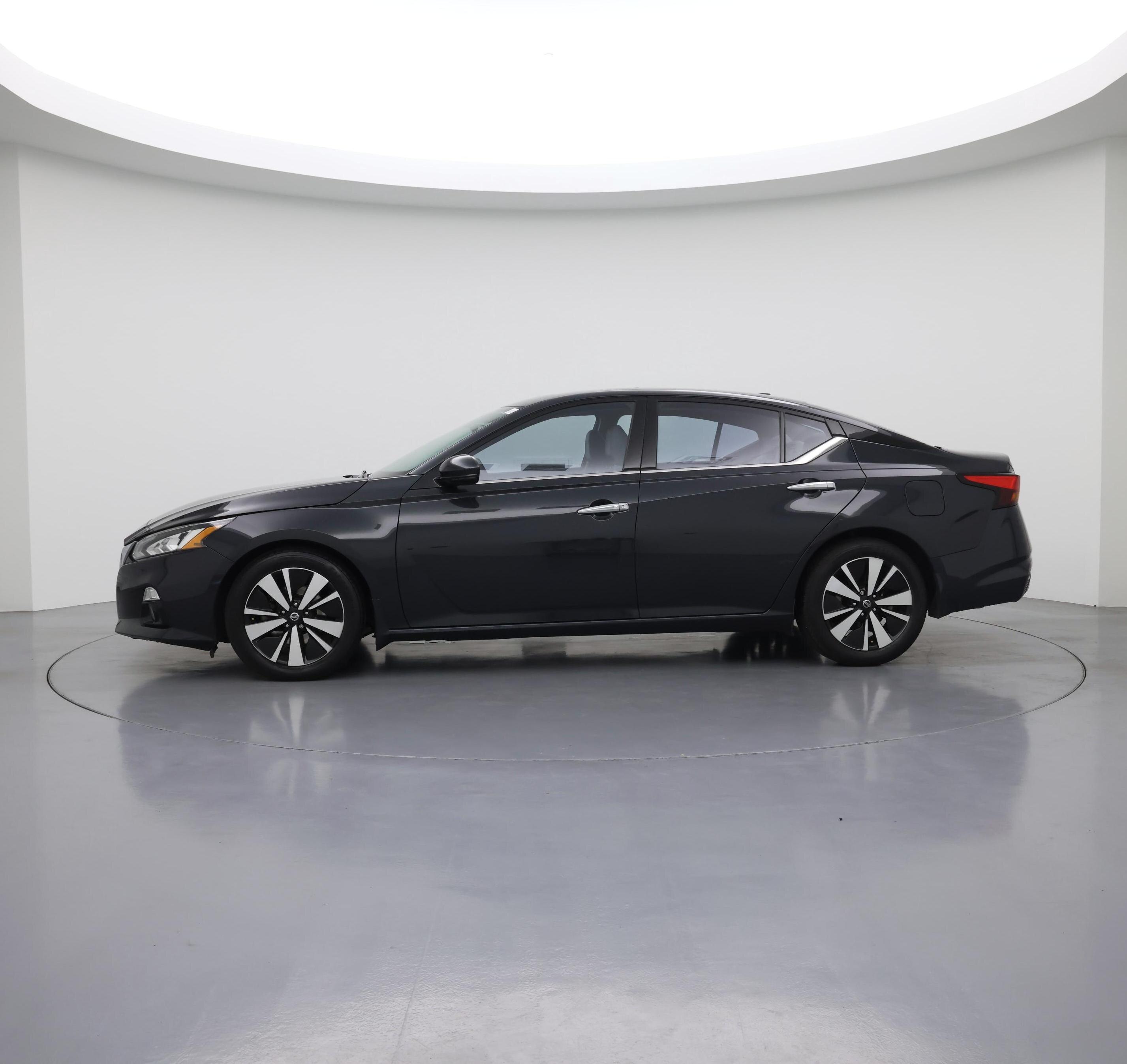 Thumbnail: 2020 Nissan Altima - 3