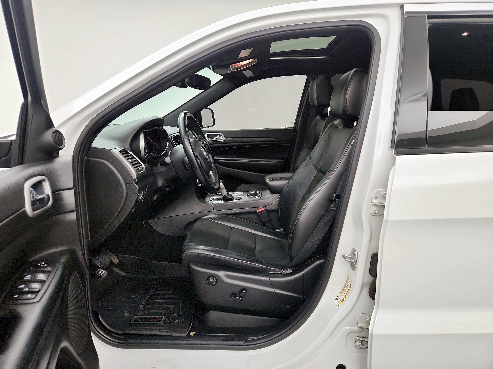 Thumbnail: 2020 Jeep Grand Cherokee - 11