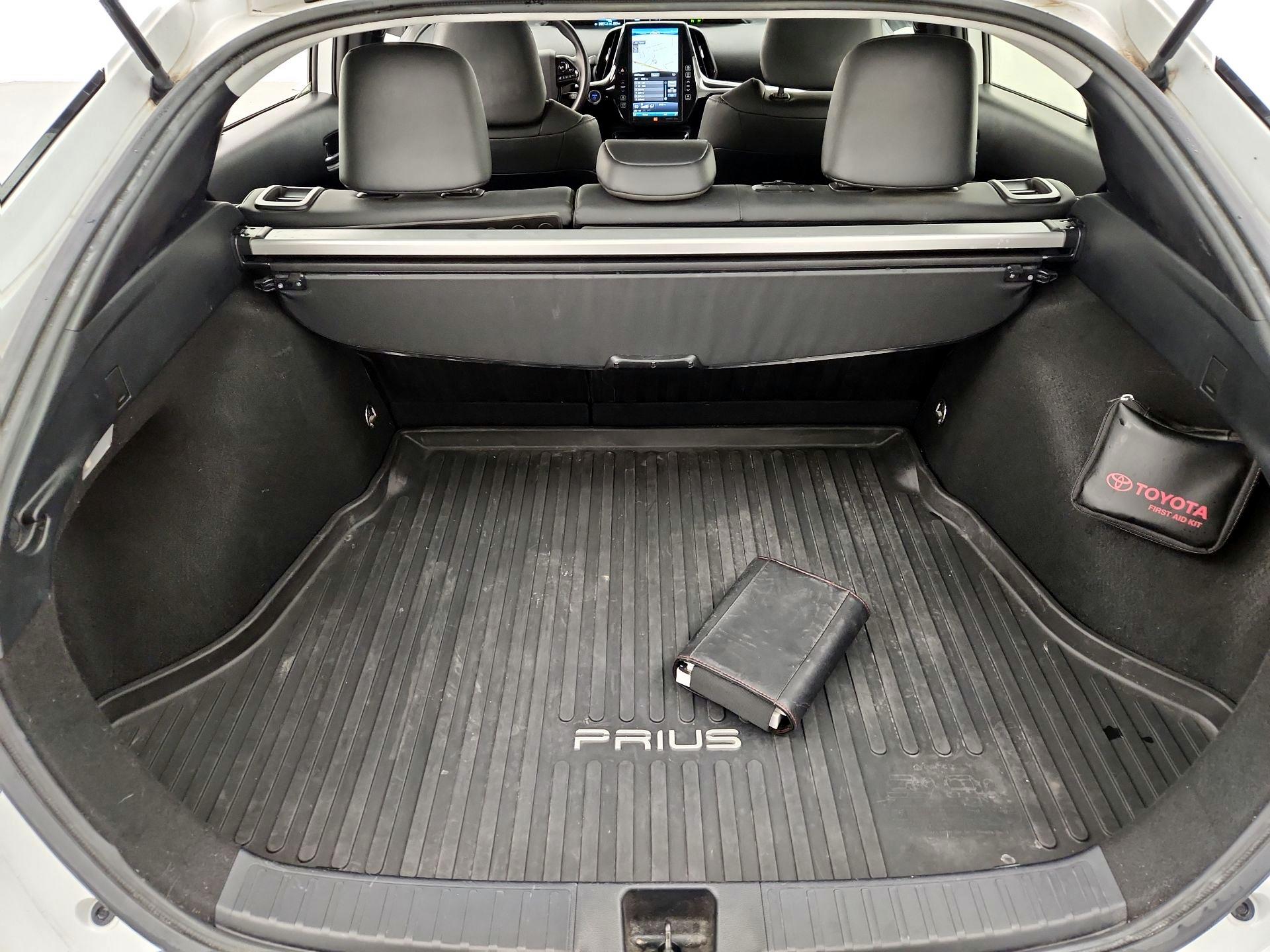 Thumbnail: 2021 Toyota Prius - 18