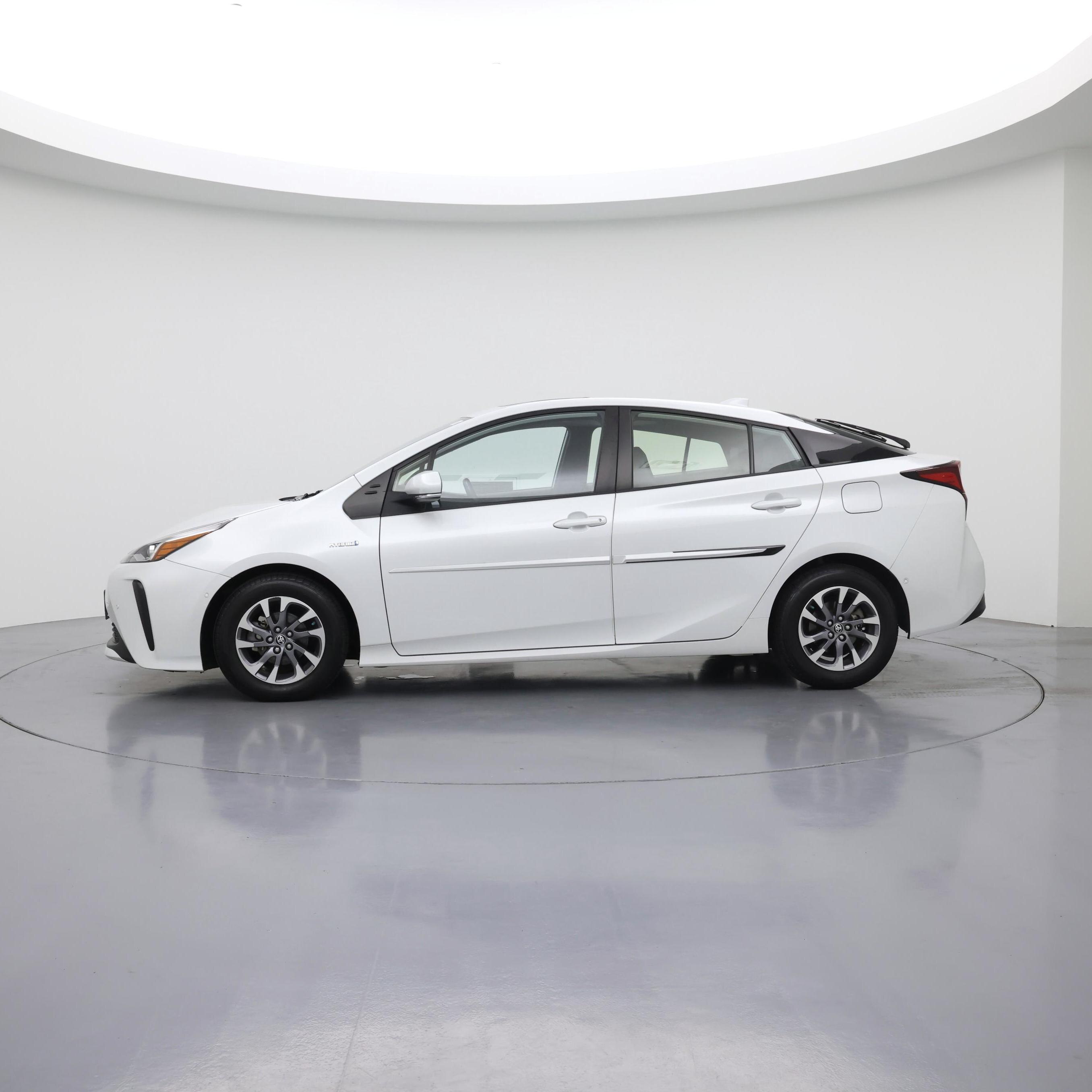 Thumbnail: 2021 Toyota Prius - 3