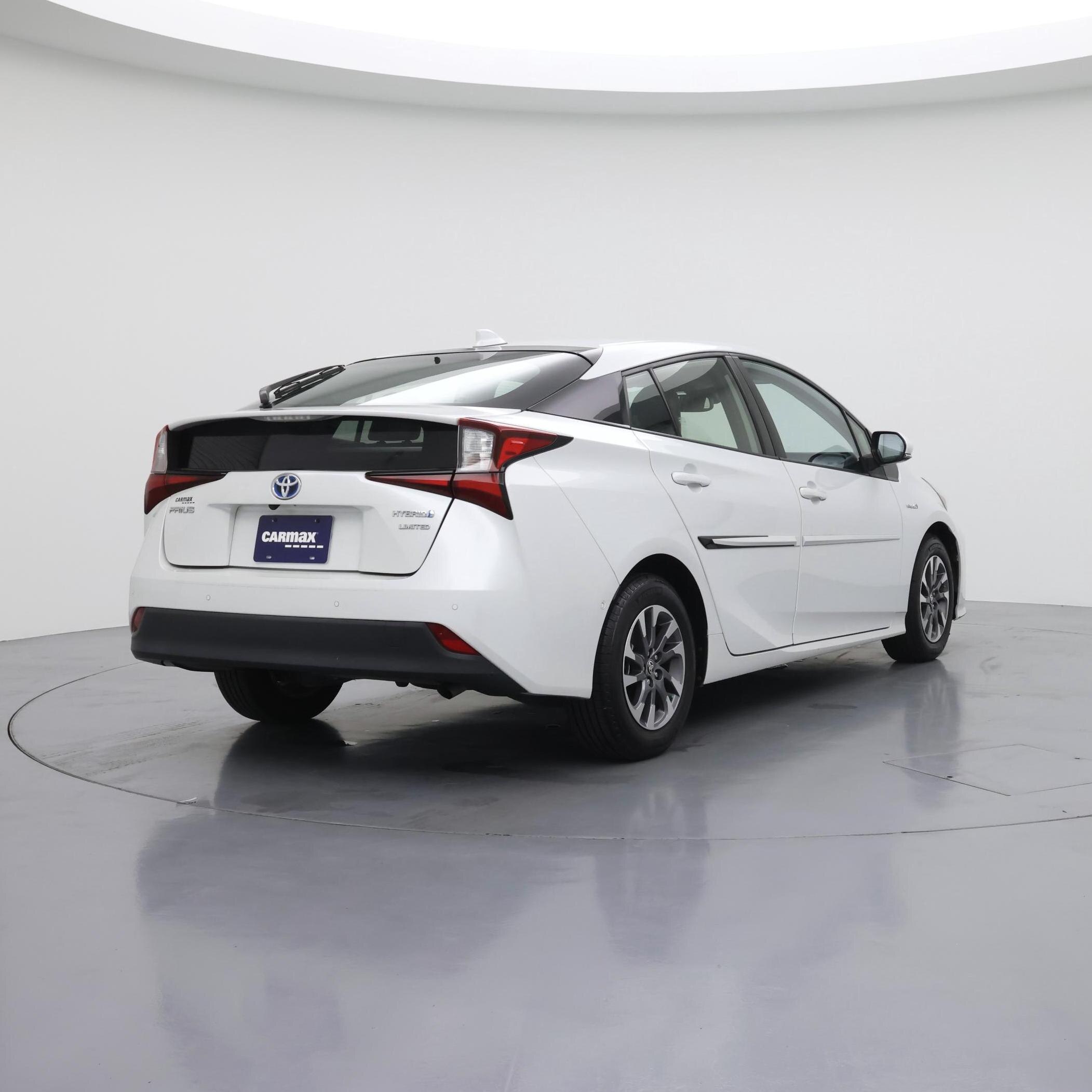 Thumbnail: 2021 Toyota Prius - 8