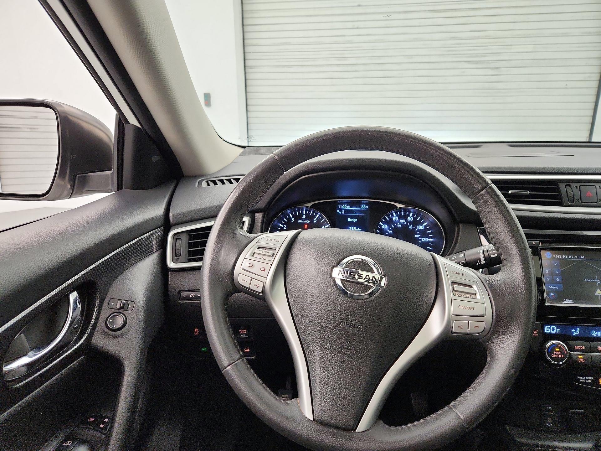 Thumbnail: 2016 Nissan Rogue - 10