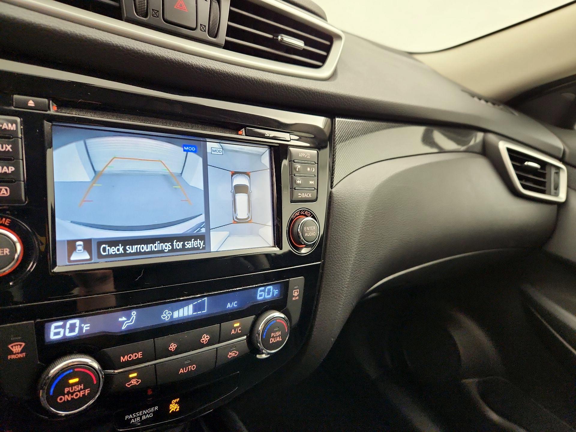 Thumbnail: 2016 Nissan Rogue - 14