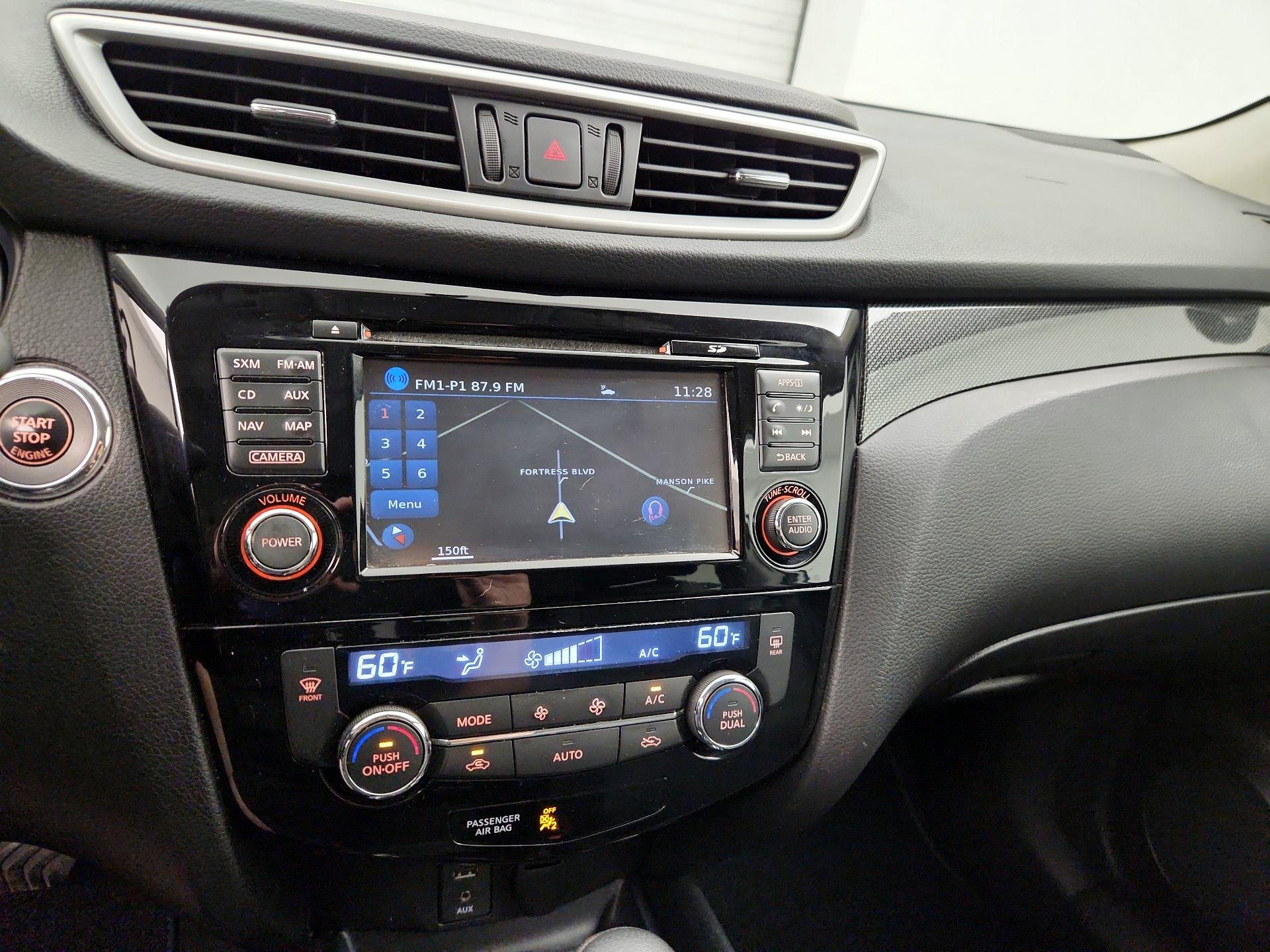 Thumbnail: 2016 Nissan Rogue - 15