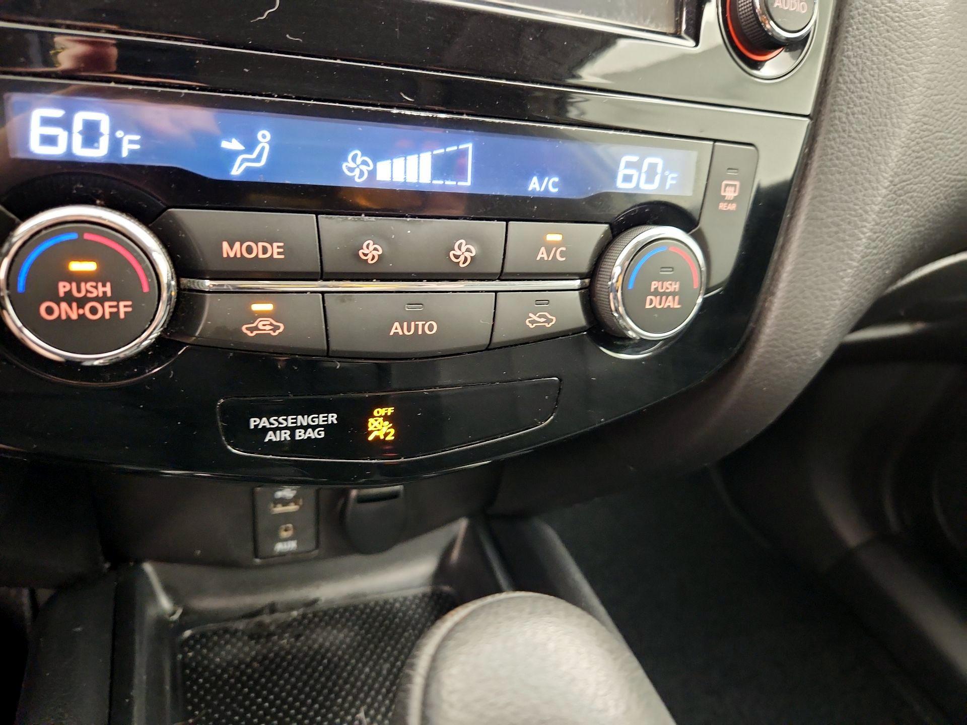 Thumbnail: 2016 Nissan Rogue - 16