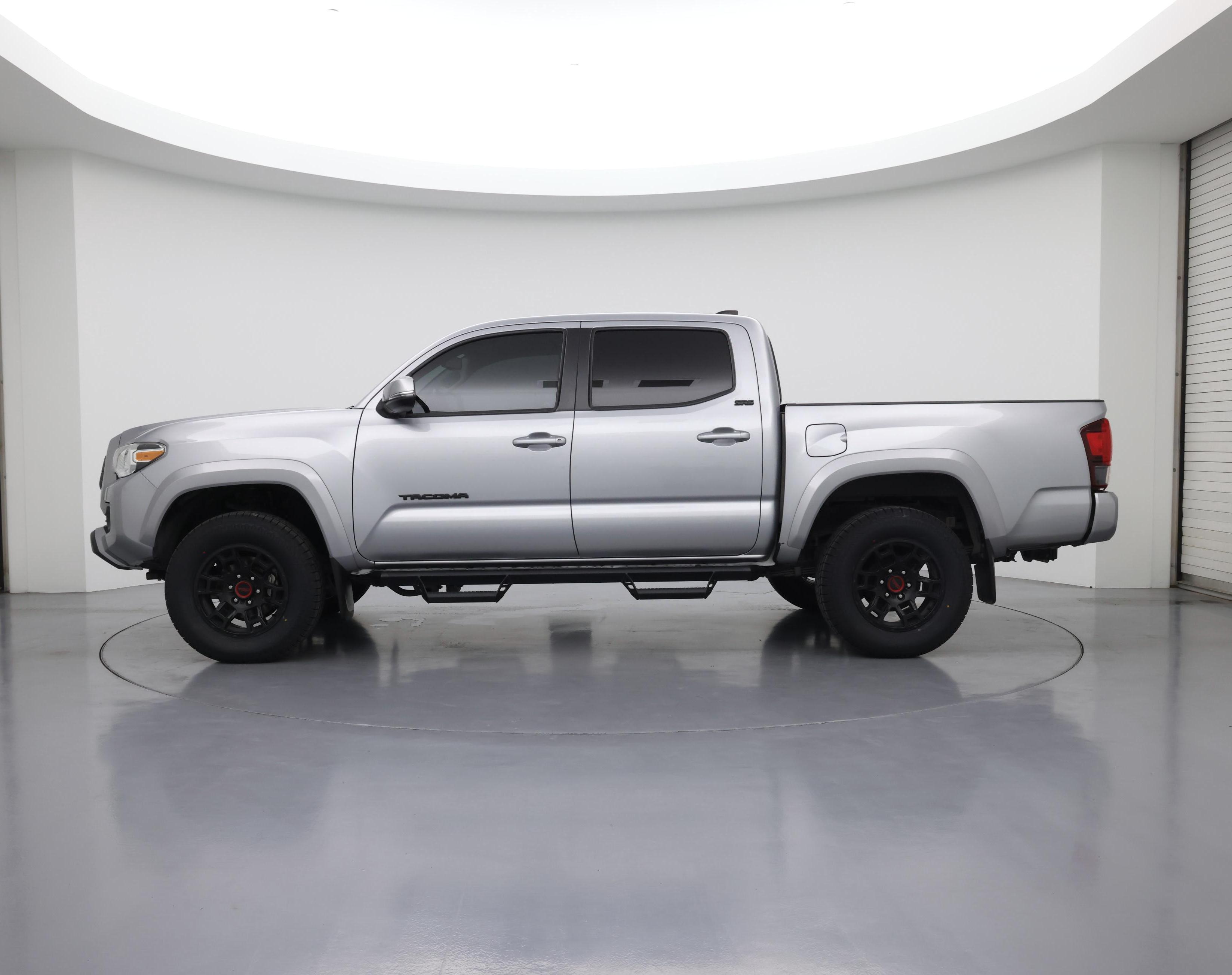 Thumbnail: 2021 Toyota Tacoma - 3