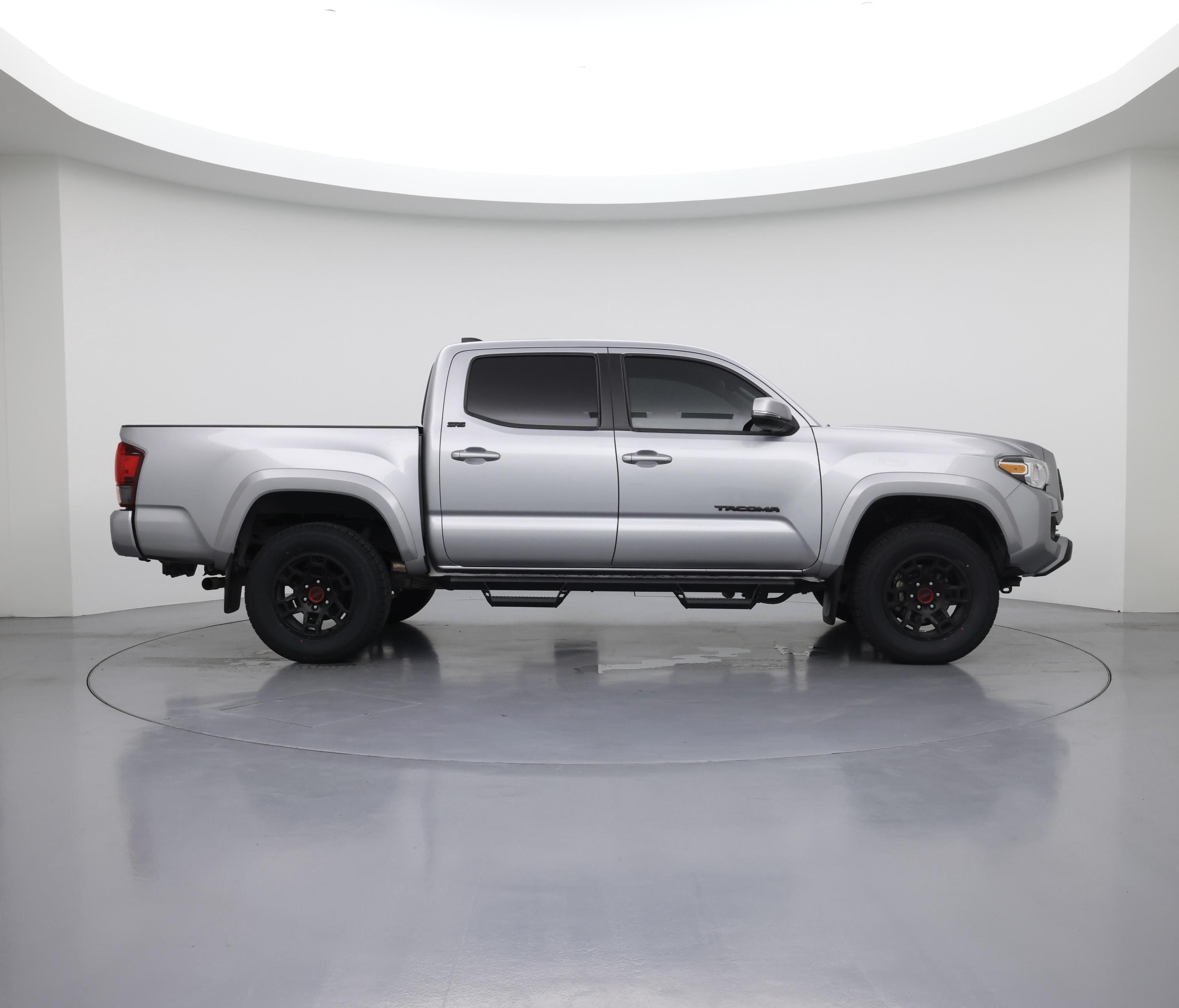 Thumbnail: 2021 Toyota Tacoma - 7