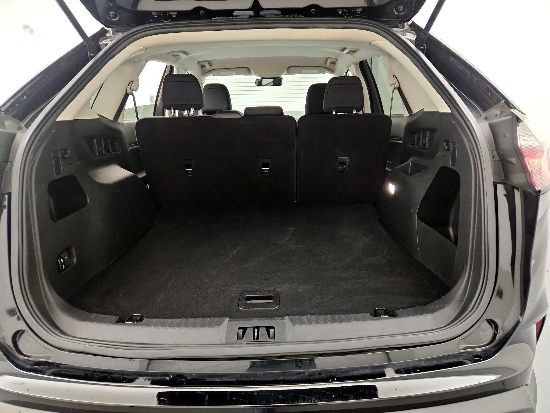 Thumbnail: 2021 Ford Edge - 20