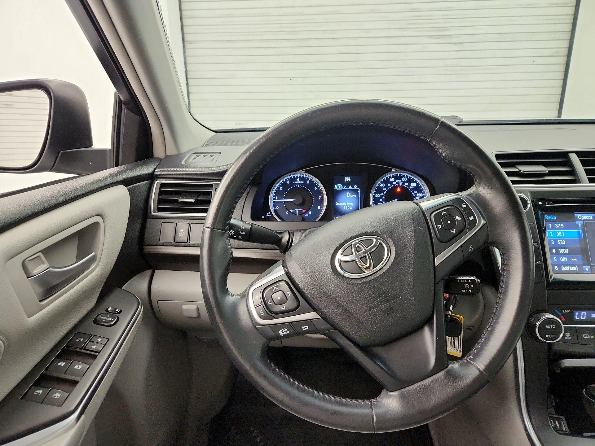 Thumbnail: 2016 Toyota Camry - 10