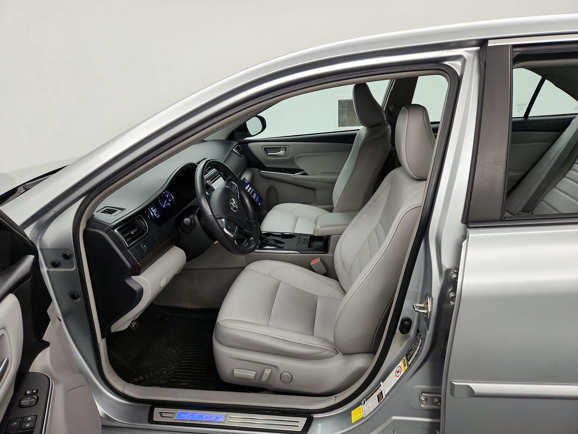 Thumbnail: 2016 Toyota Camry - 11