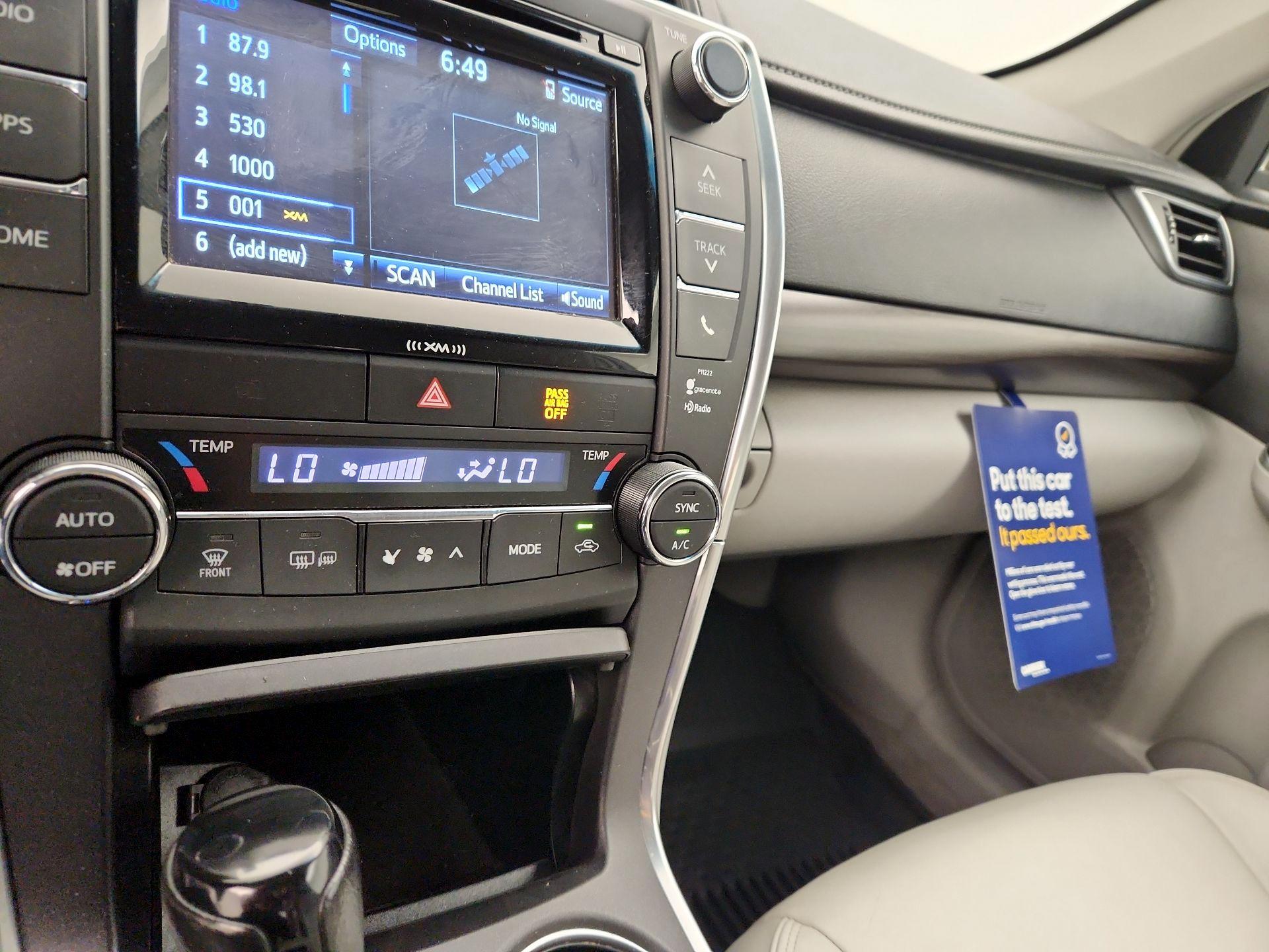 Thumbnail: 2016 Toyota Camry - 15