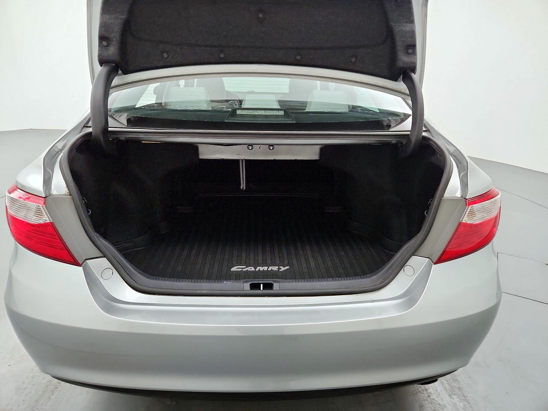 Thumbnail: 2016 Toyota Camry - 19