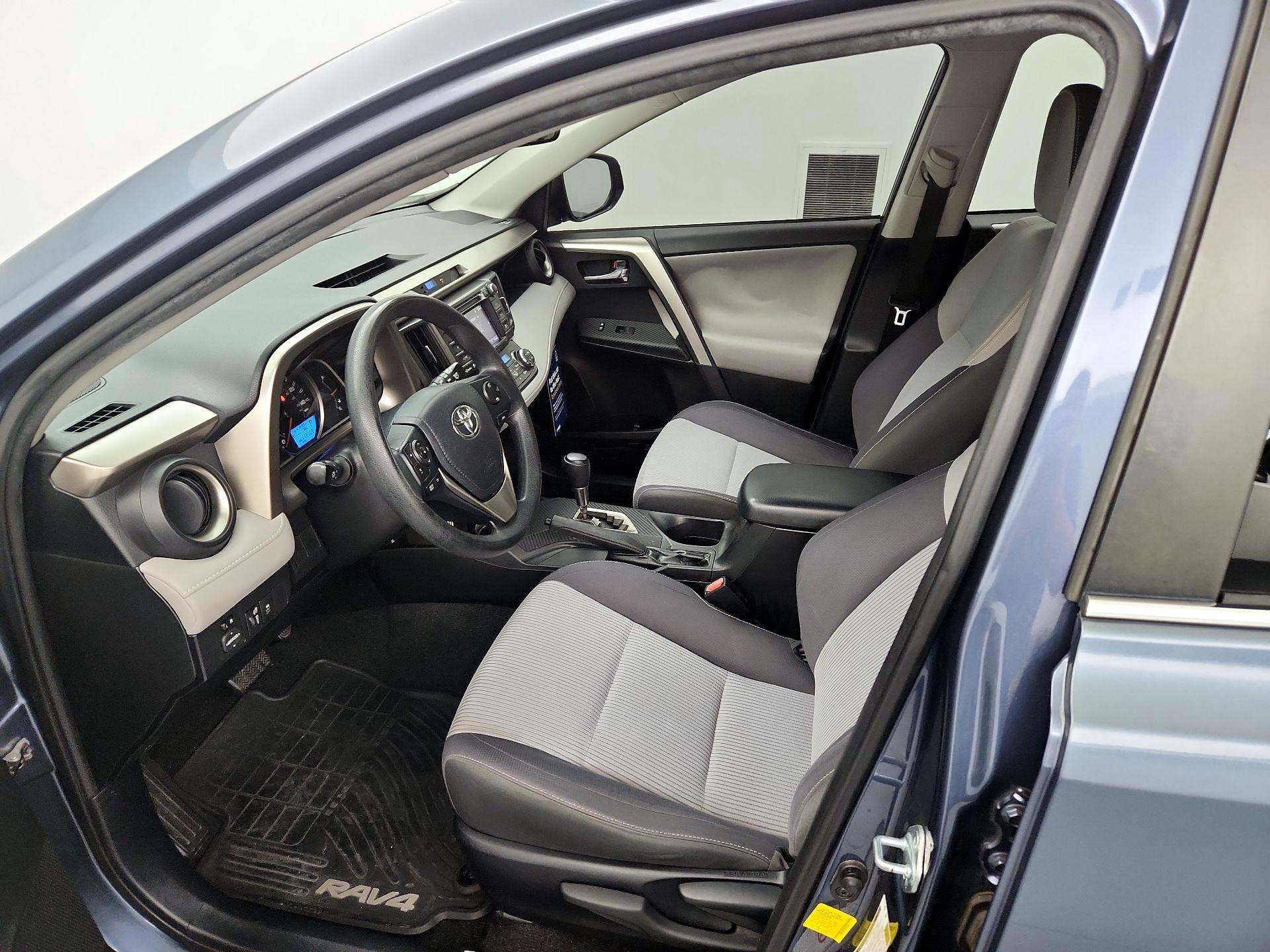 Thumbnail: 2014 Toyota RAV4 - 11