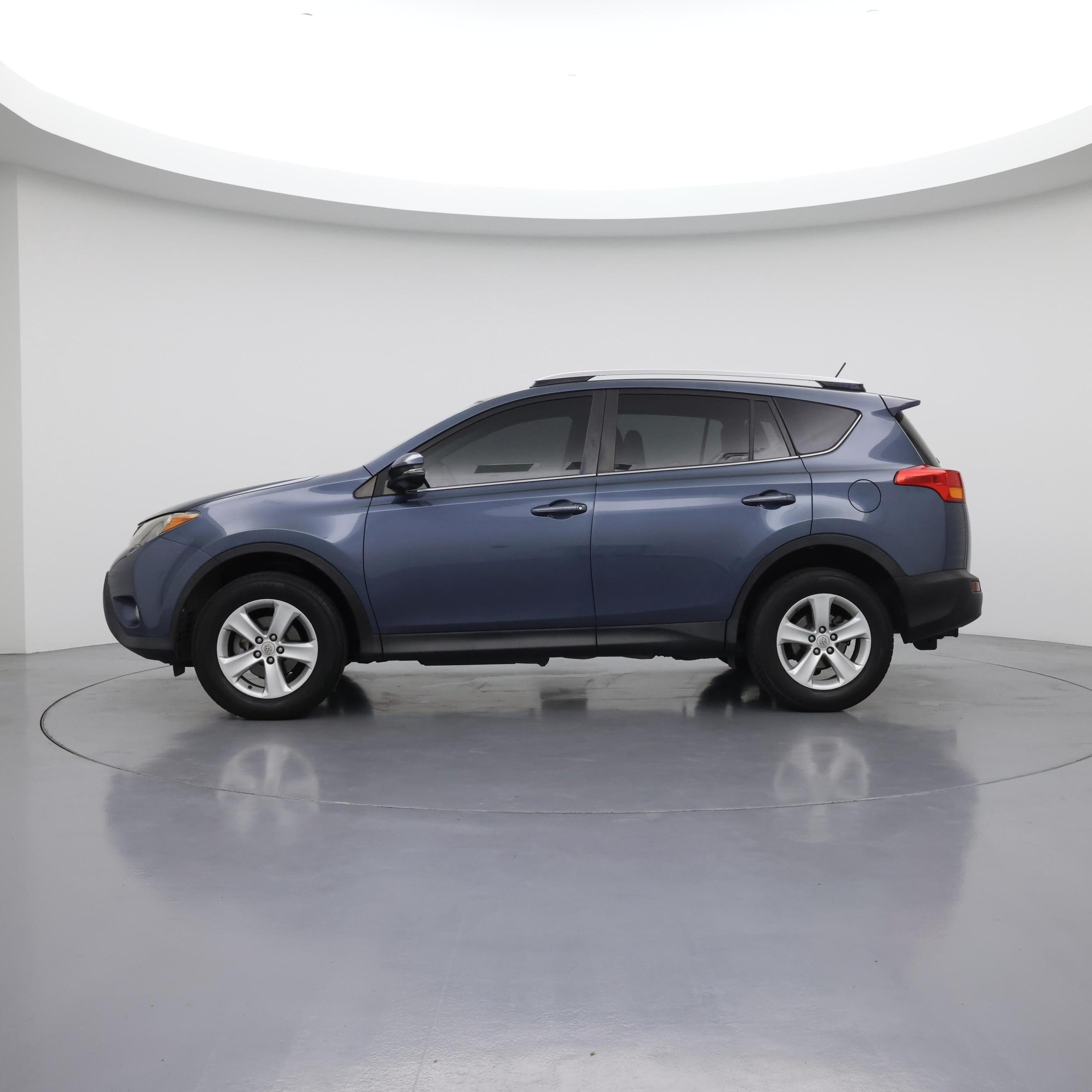 Thumbnail: 2014 Toyota RAV4 - 3