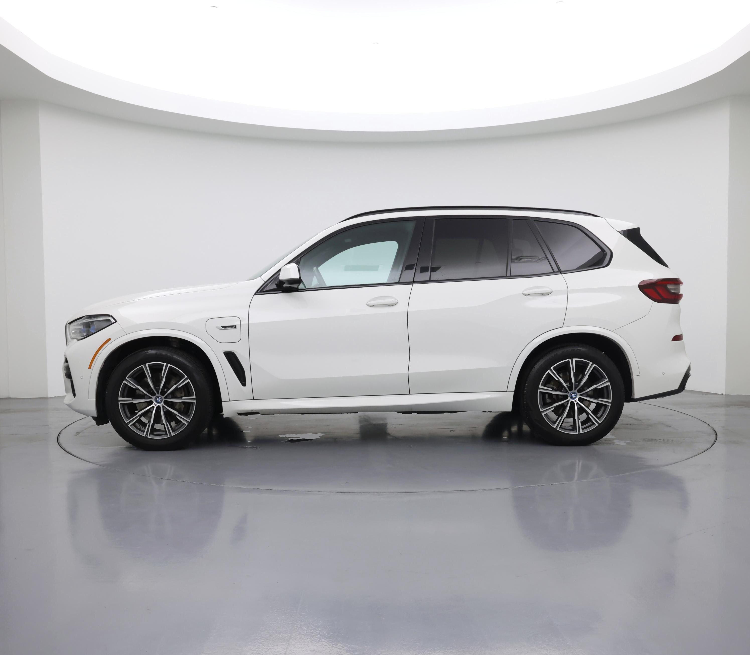Thumbnail: 2023 BMW X5 - 3