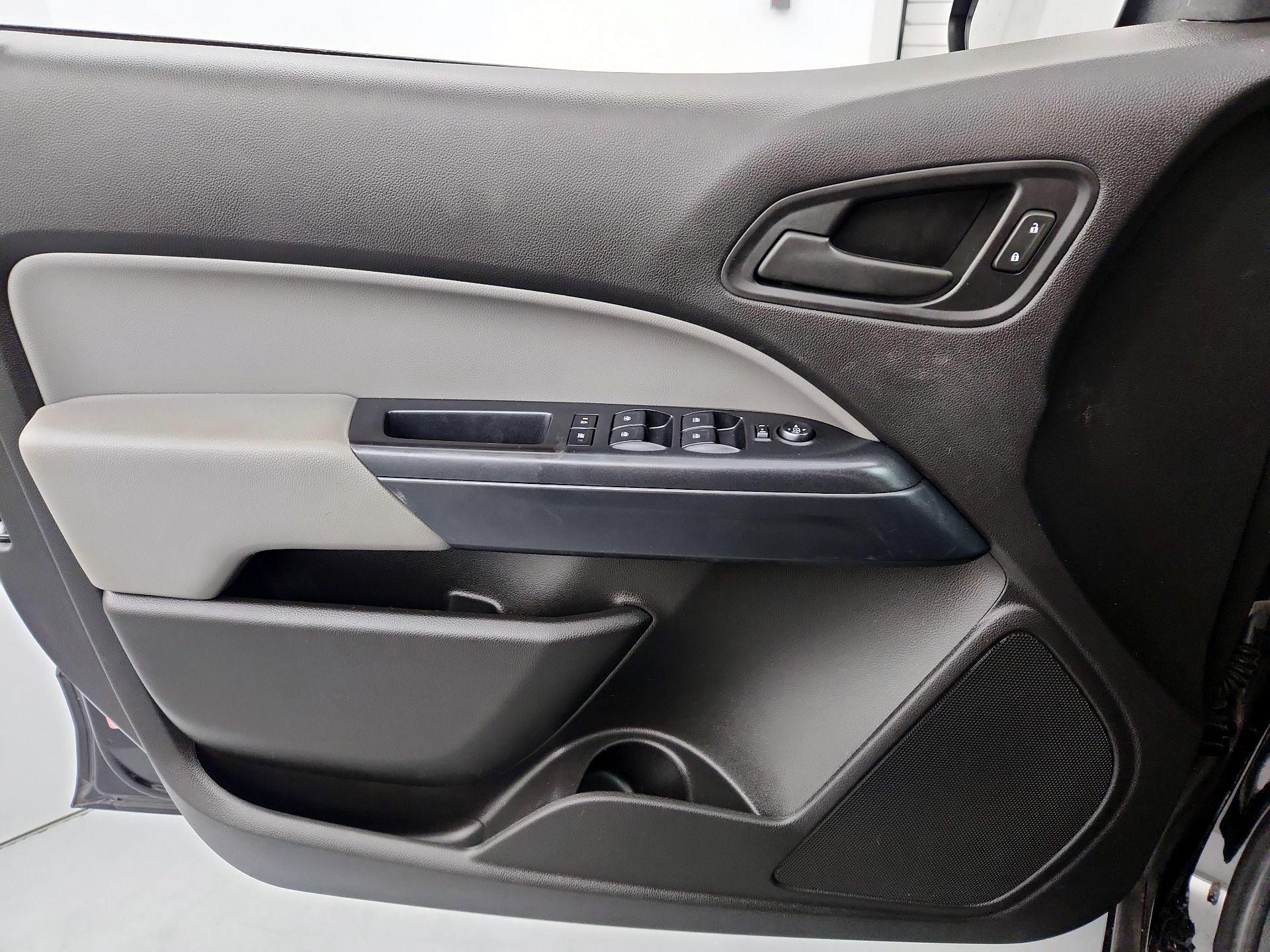 Thumbnail: 2019 Chevrolet Colorado - 12