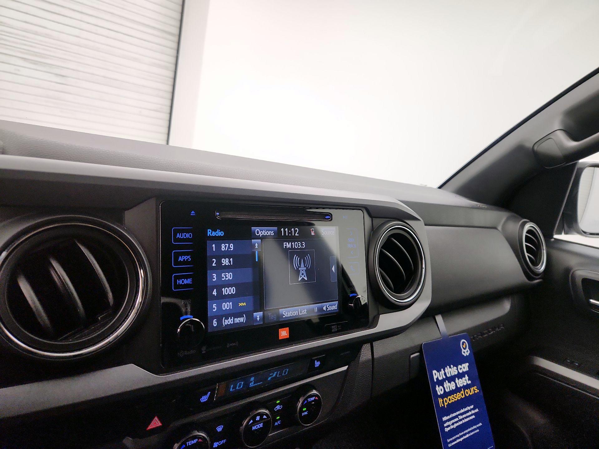 Thumbnail: 2018 Toyota Tacoma - 15