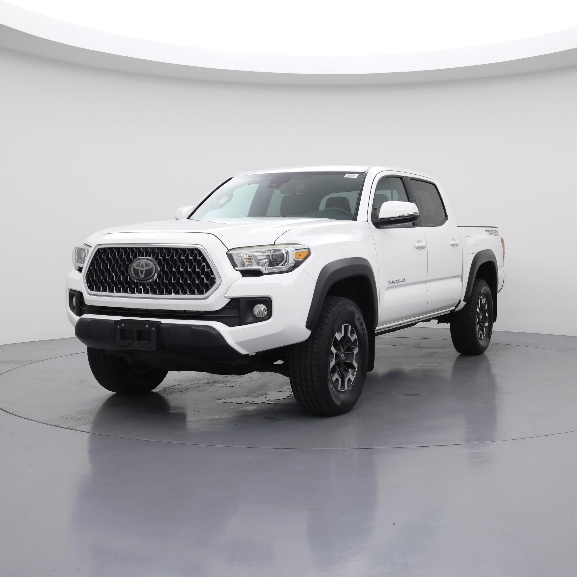 Thumbnail: 2018 Toyota Tacoma - 4