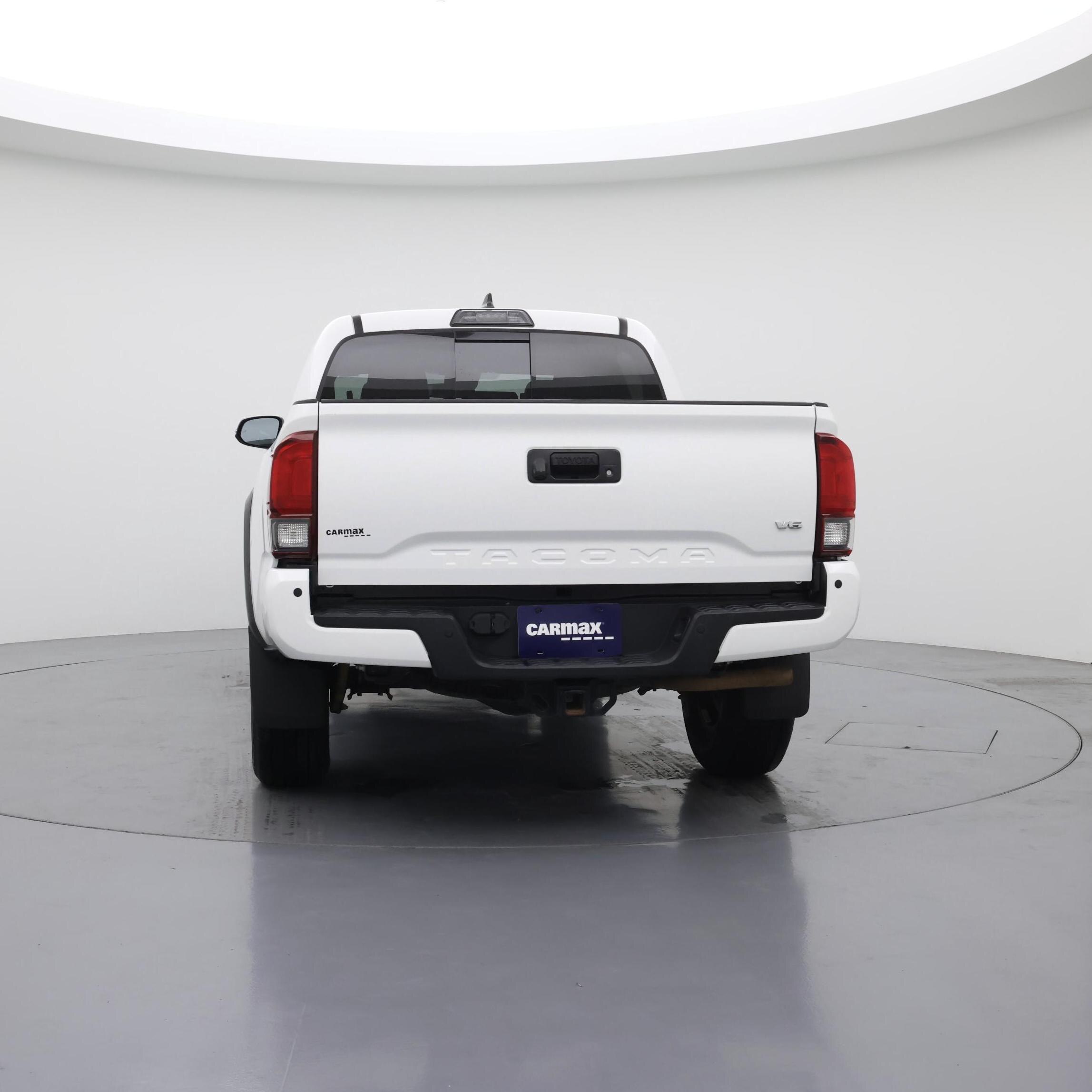 Thumbnail: 2018 Toyota Tacoma - 6