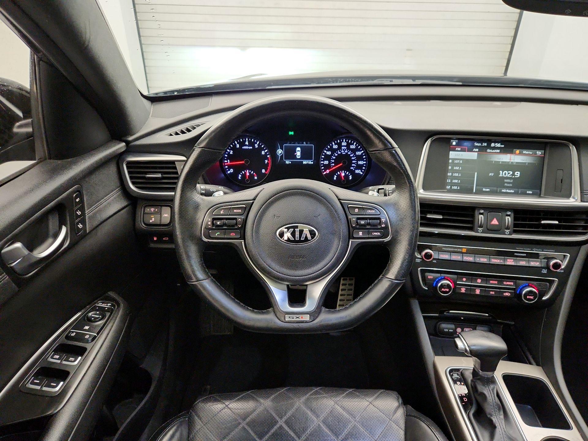 Thumbnail: 2017 Kia Optima - 10