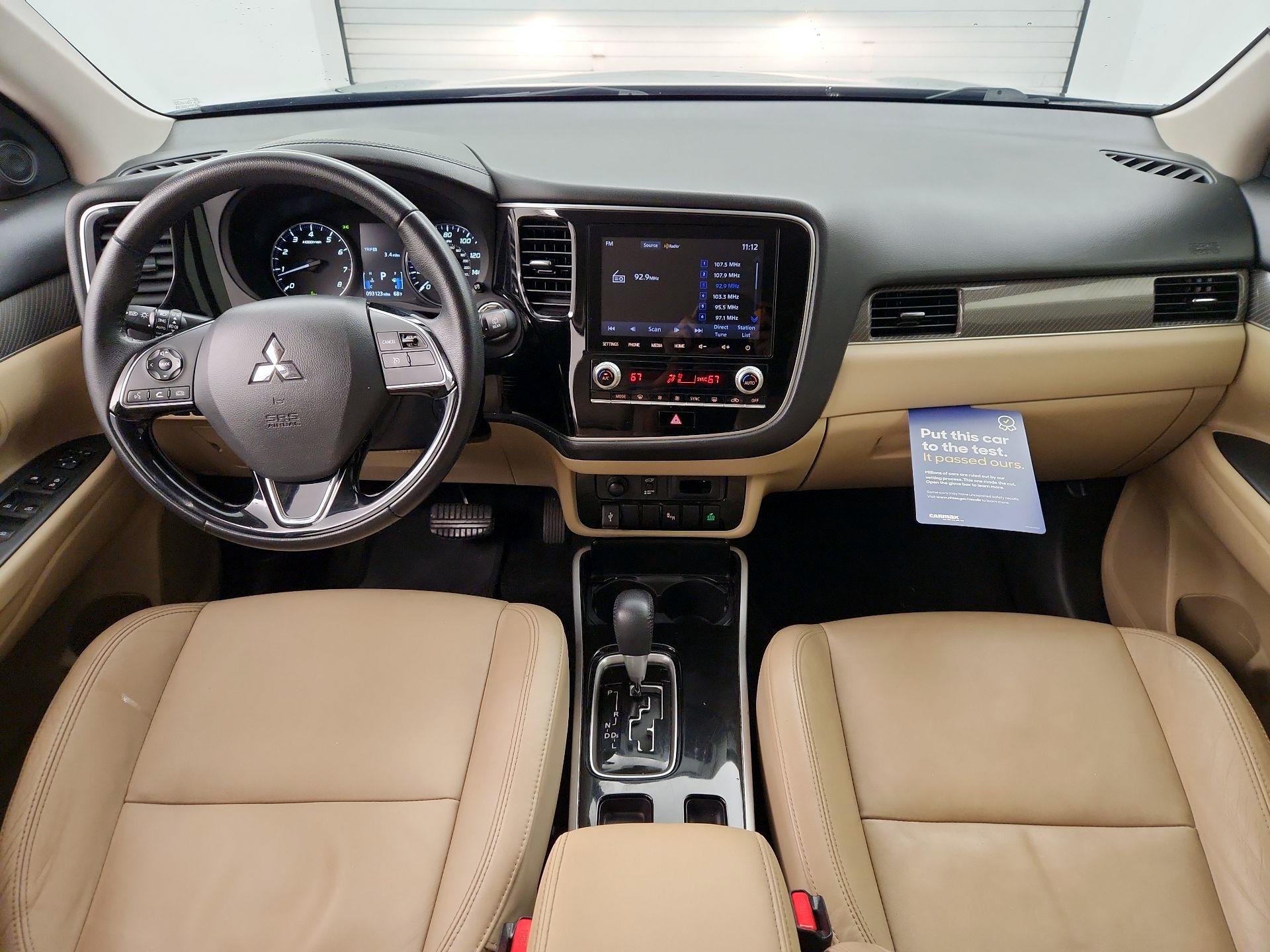 Thumbnail: 2020 Mitsubishi Outlander - 9