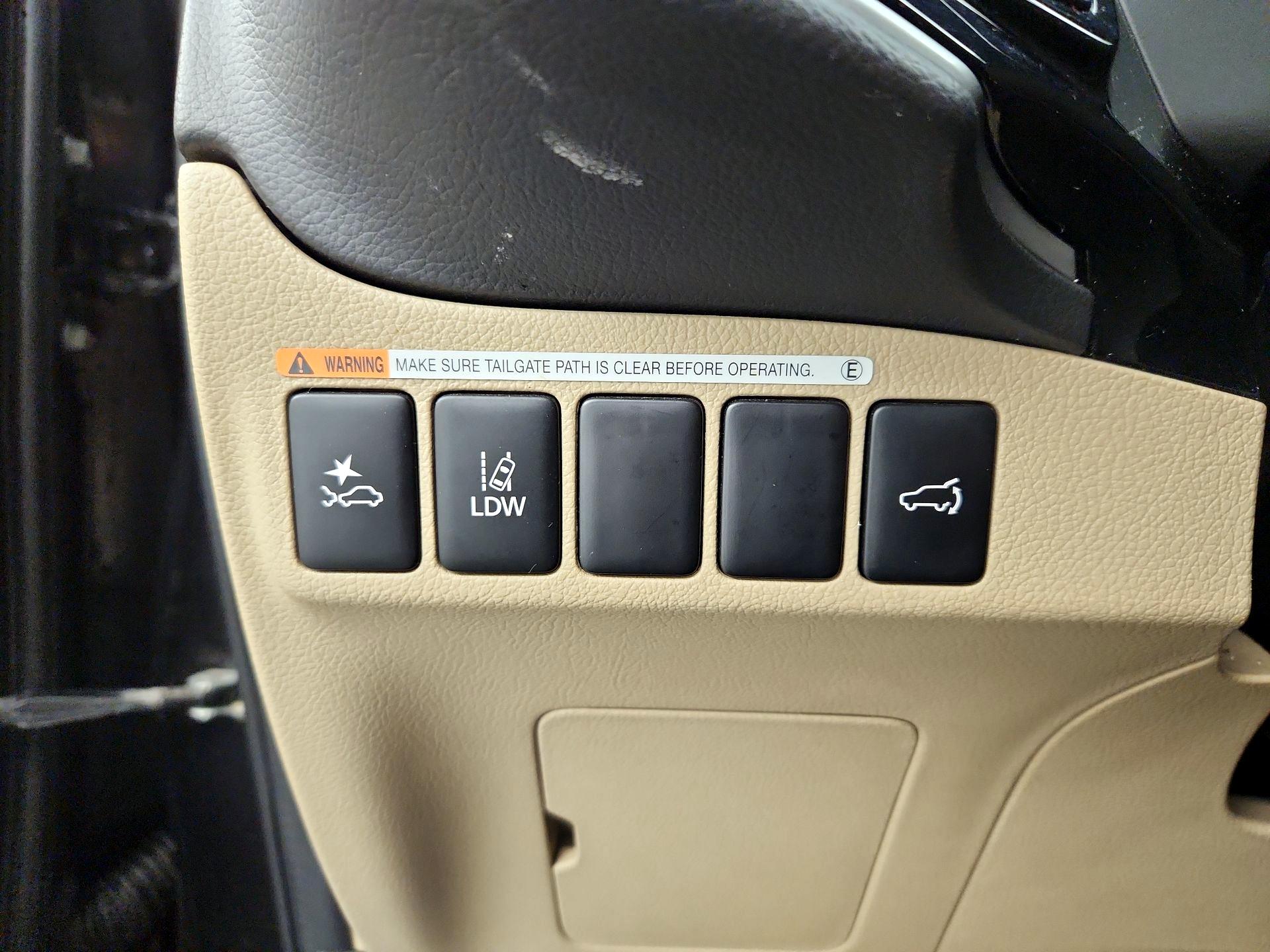 Thumbnail: 2020 Mitsubishi Outlander - 13
