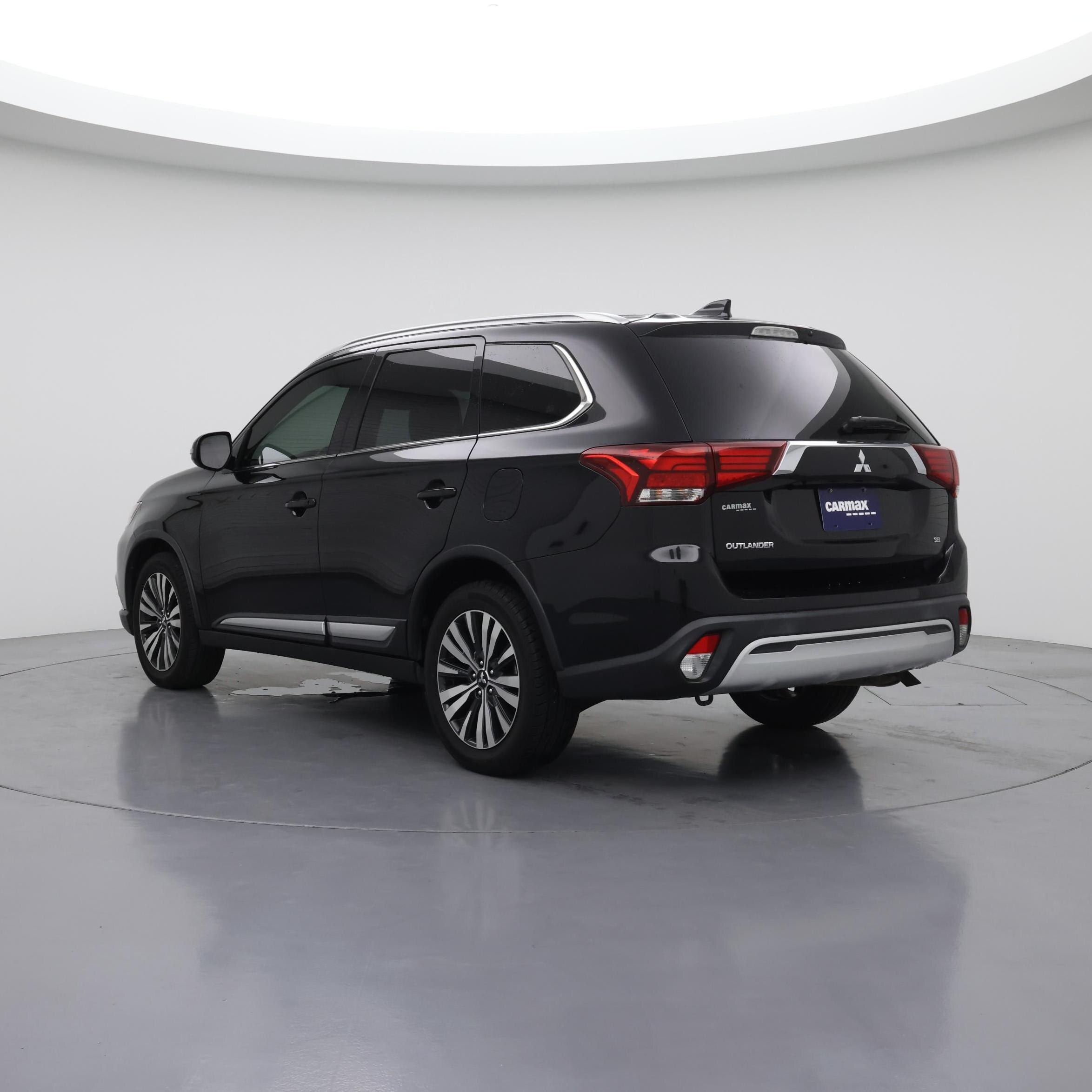 Thumbnail: 2020 Mitsubishi Outlander - 2