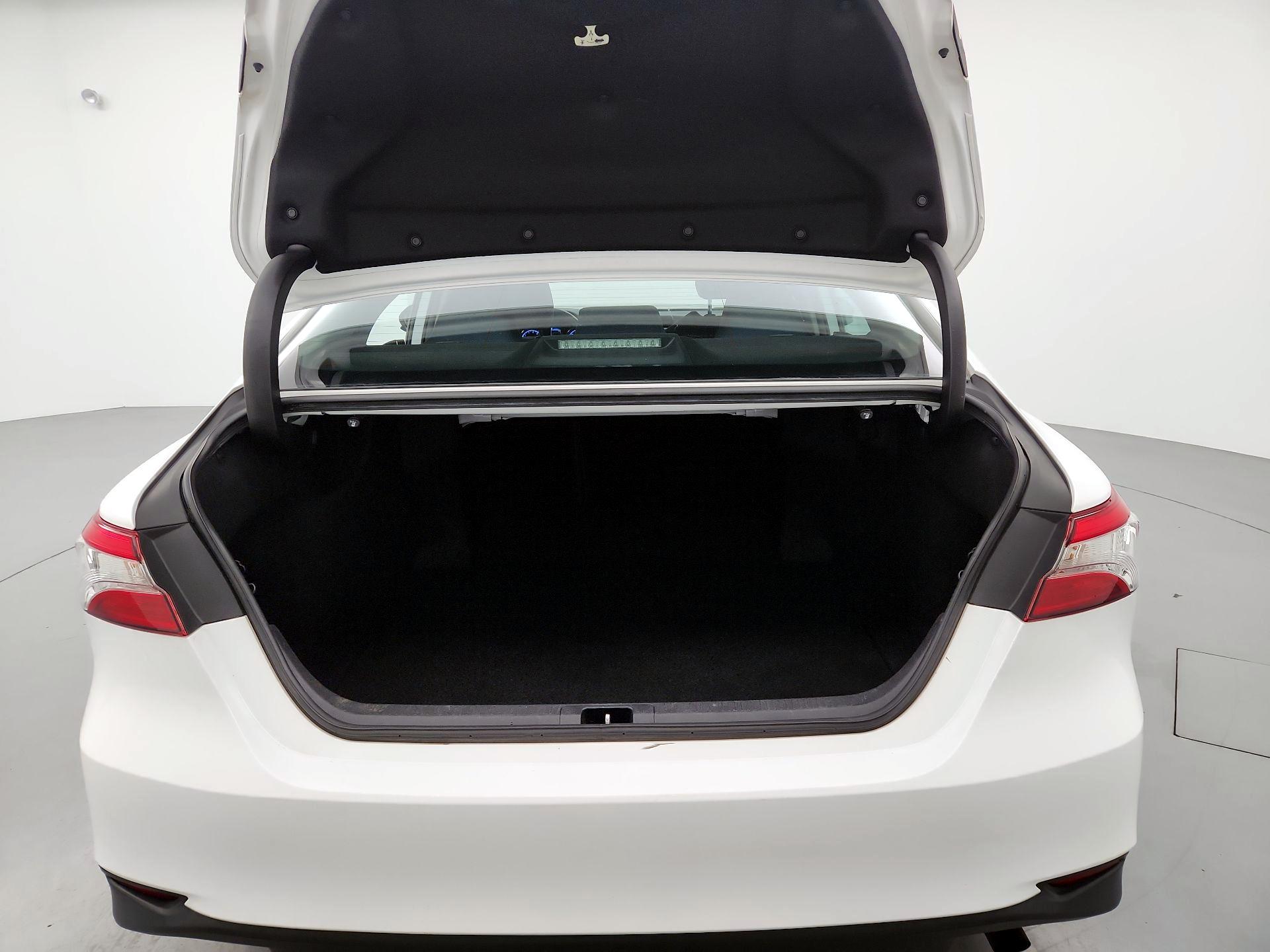 Thumbnail: 2019 Toyota Camry - 20
