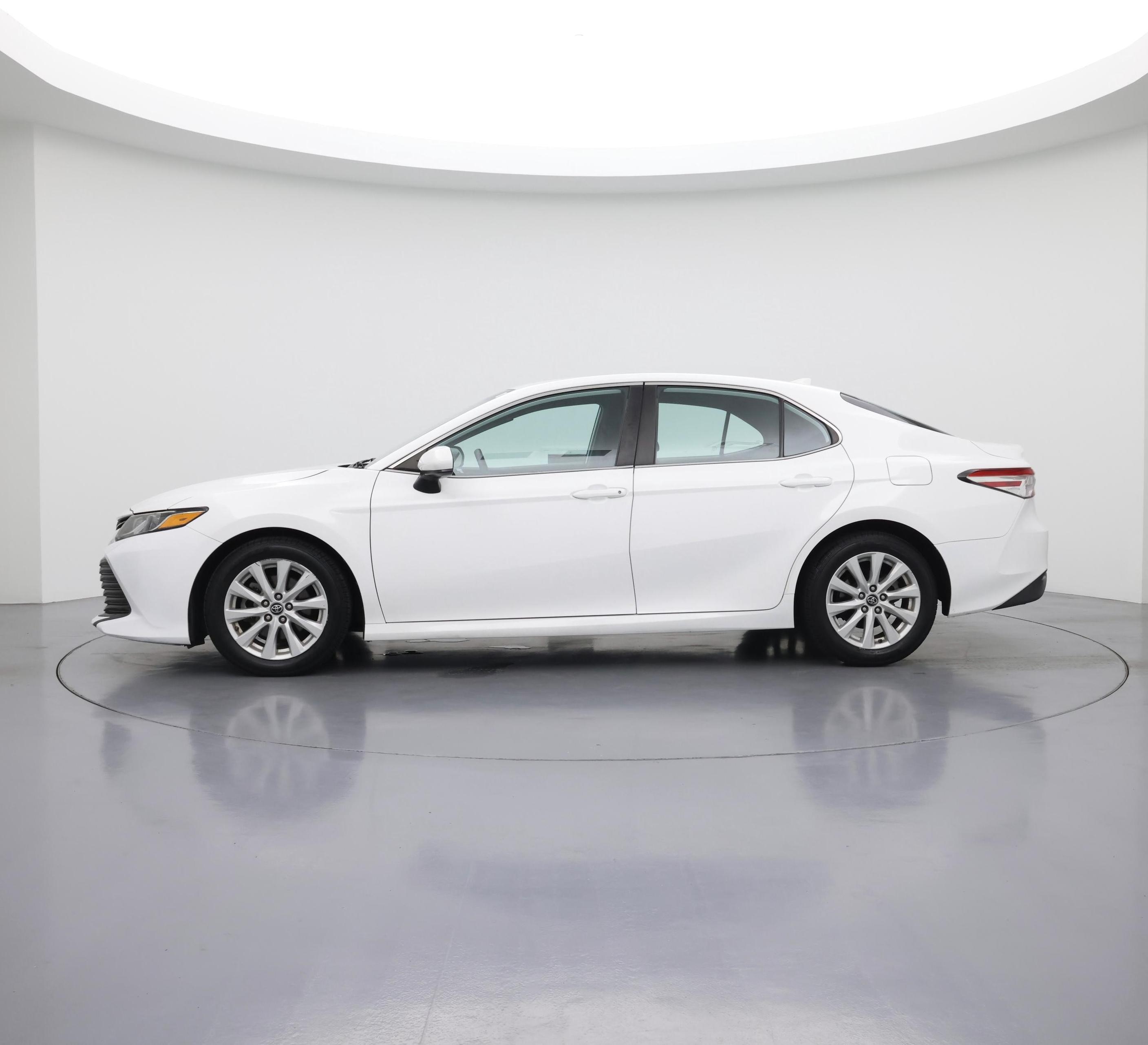 Thumbnail: 2019 Toyota Camry - 3