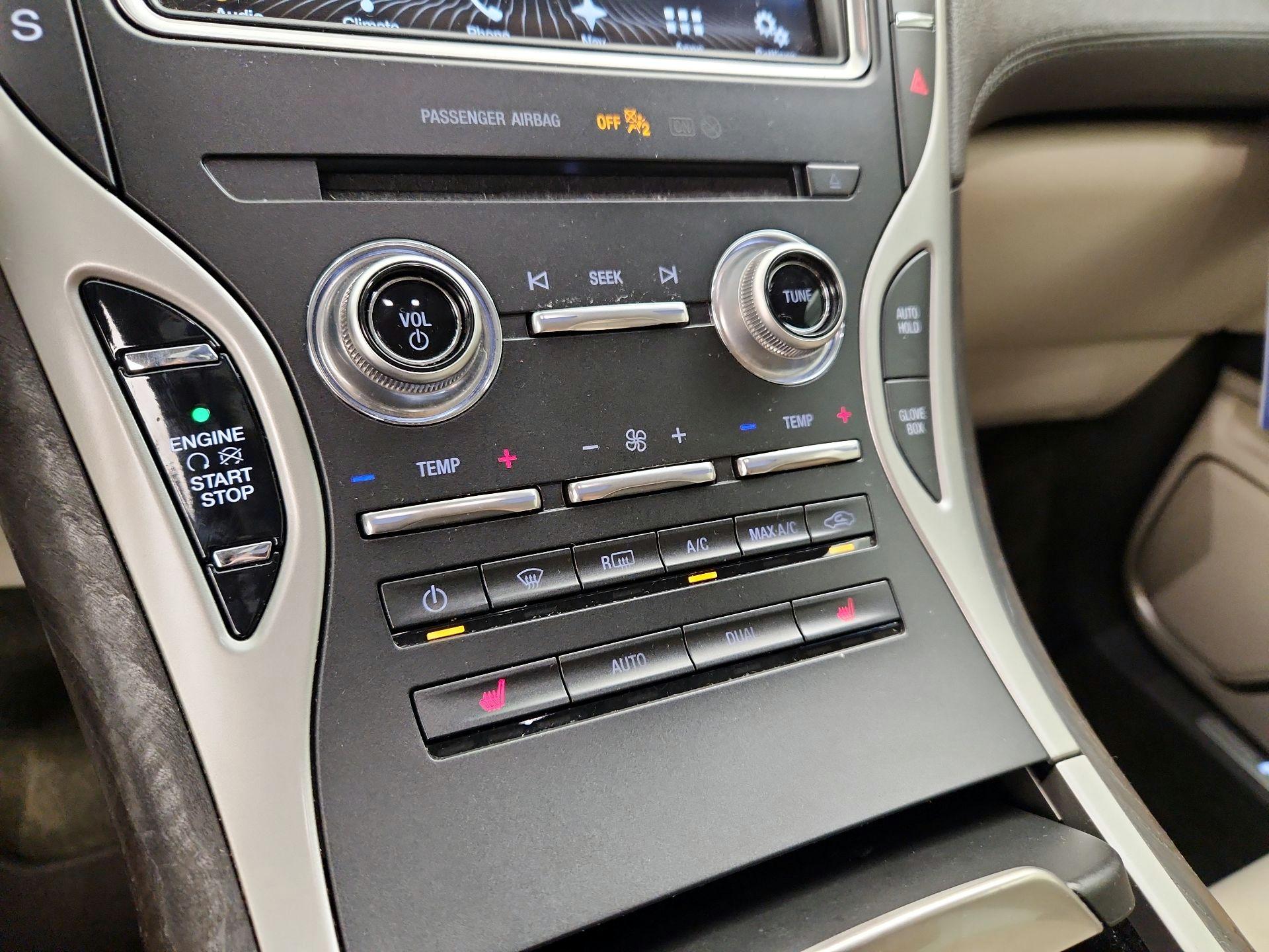 Thumbnail: 2017 Lincoln MKX - 17