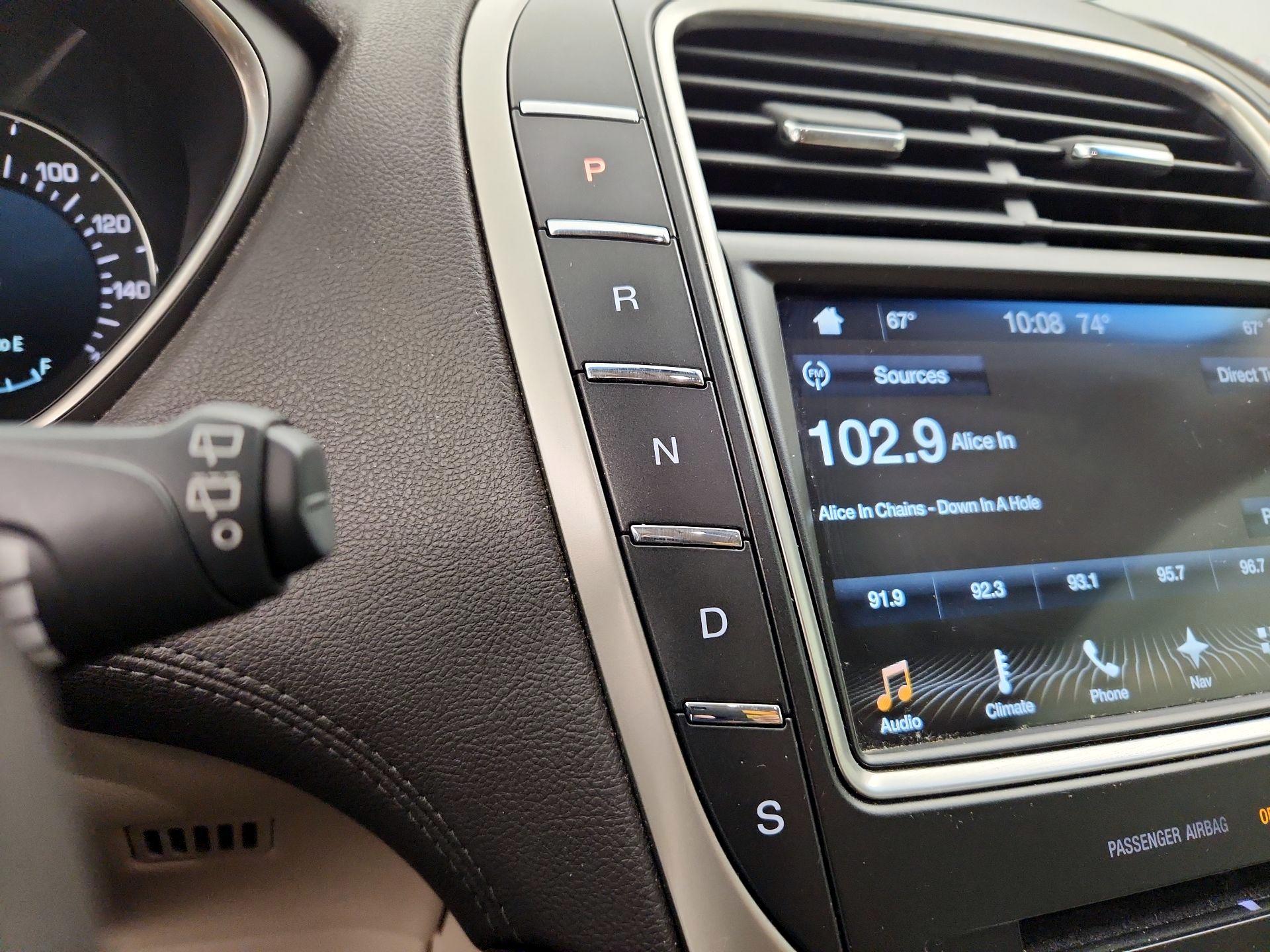 Thumbnail: 2017 Lincoln MKX - 18