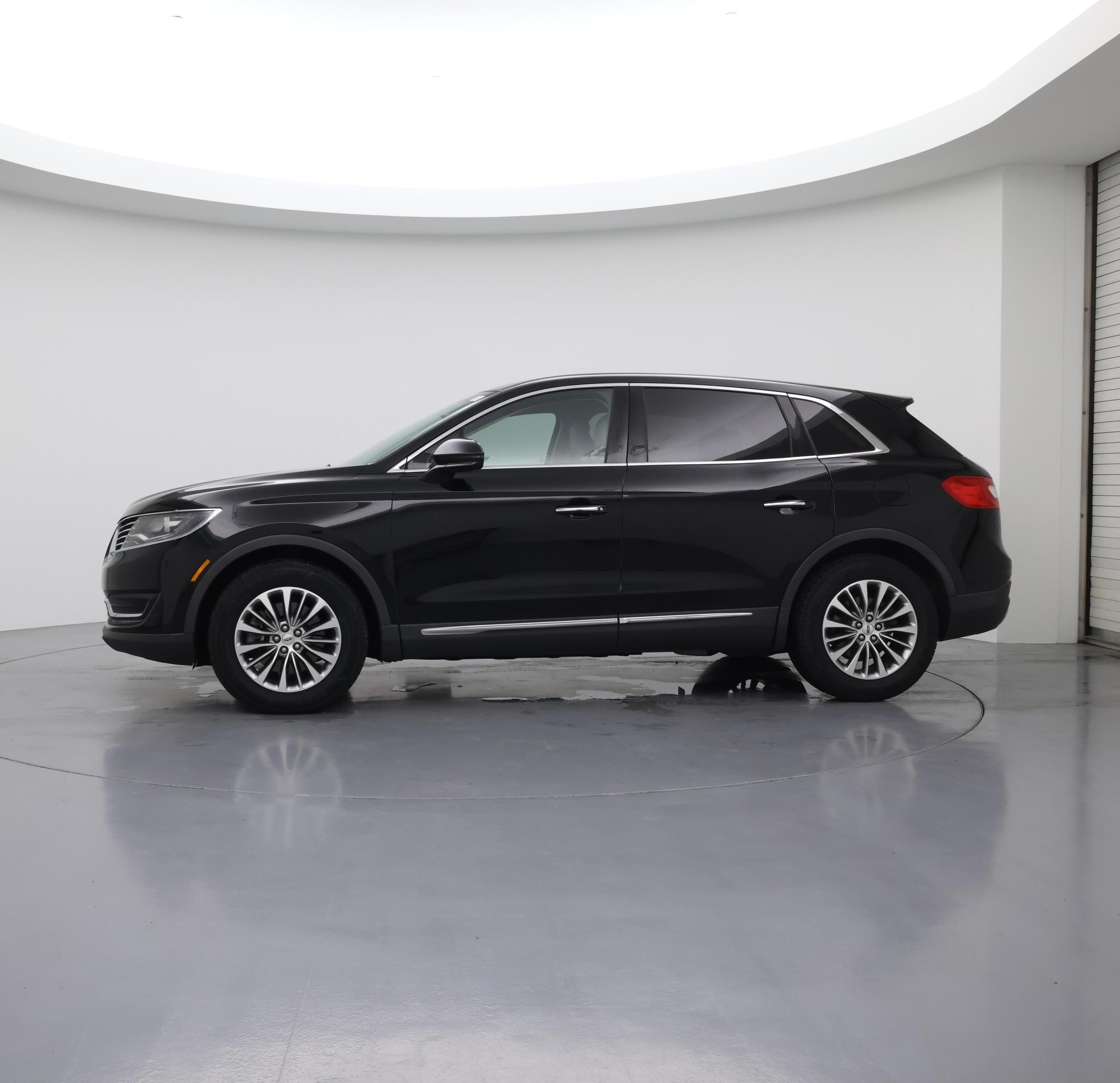 Thumbnail: 2017 Lincoln MKX - 3