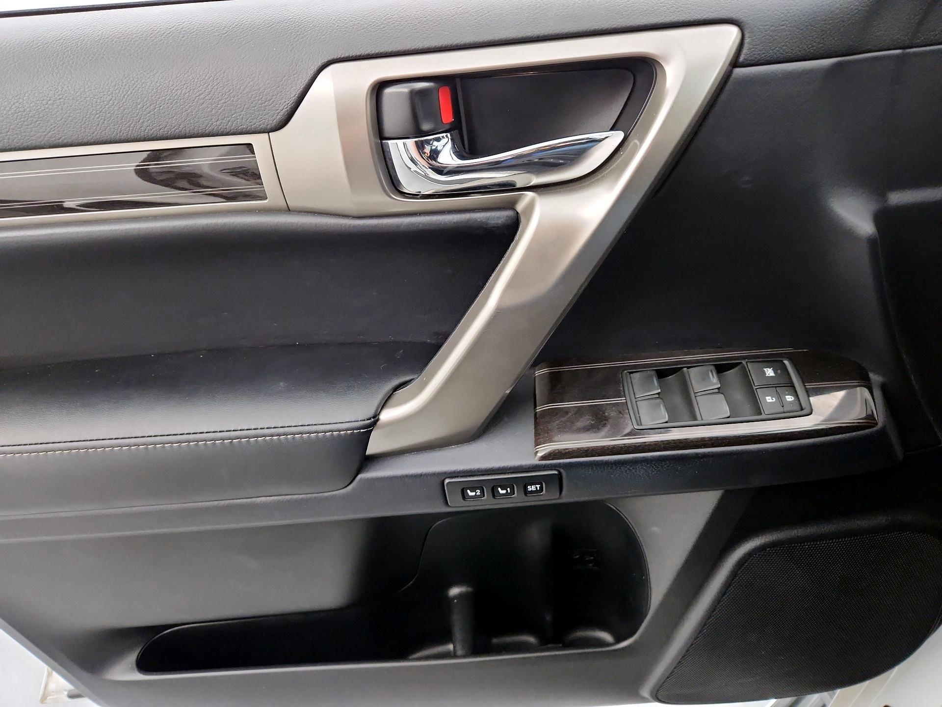 Thumbnail: 2021 Lexus GX - 12