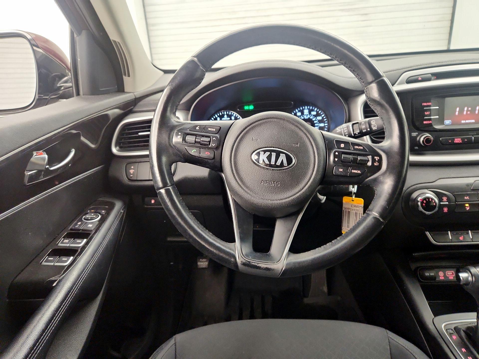 Thumbnail: 2016 Kia Sorento - 10