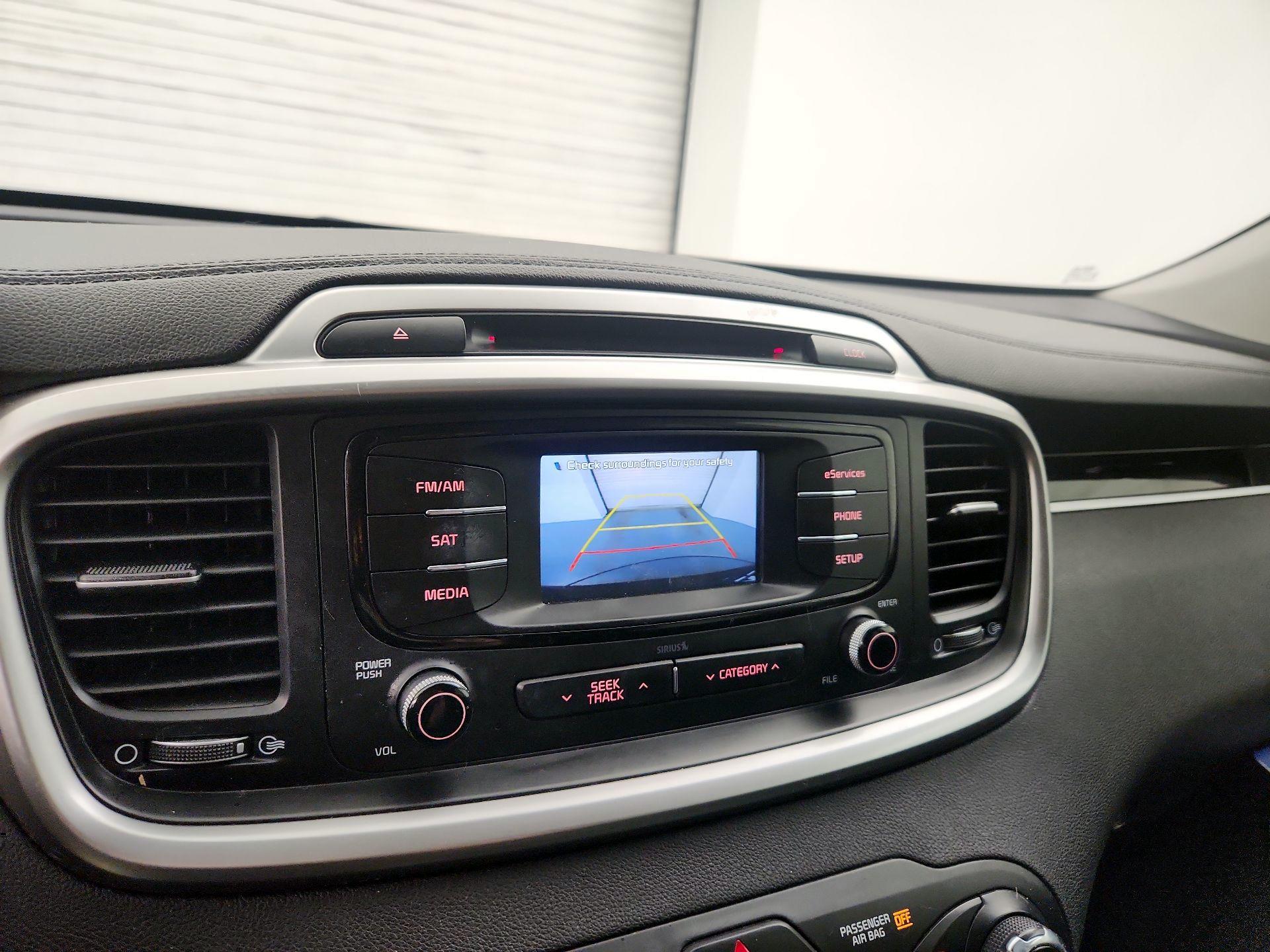 Thumbnail: 2016 Kia Sorento - 13