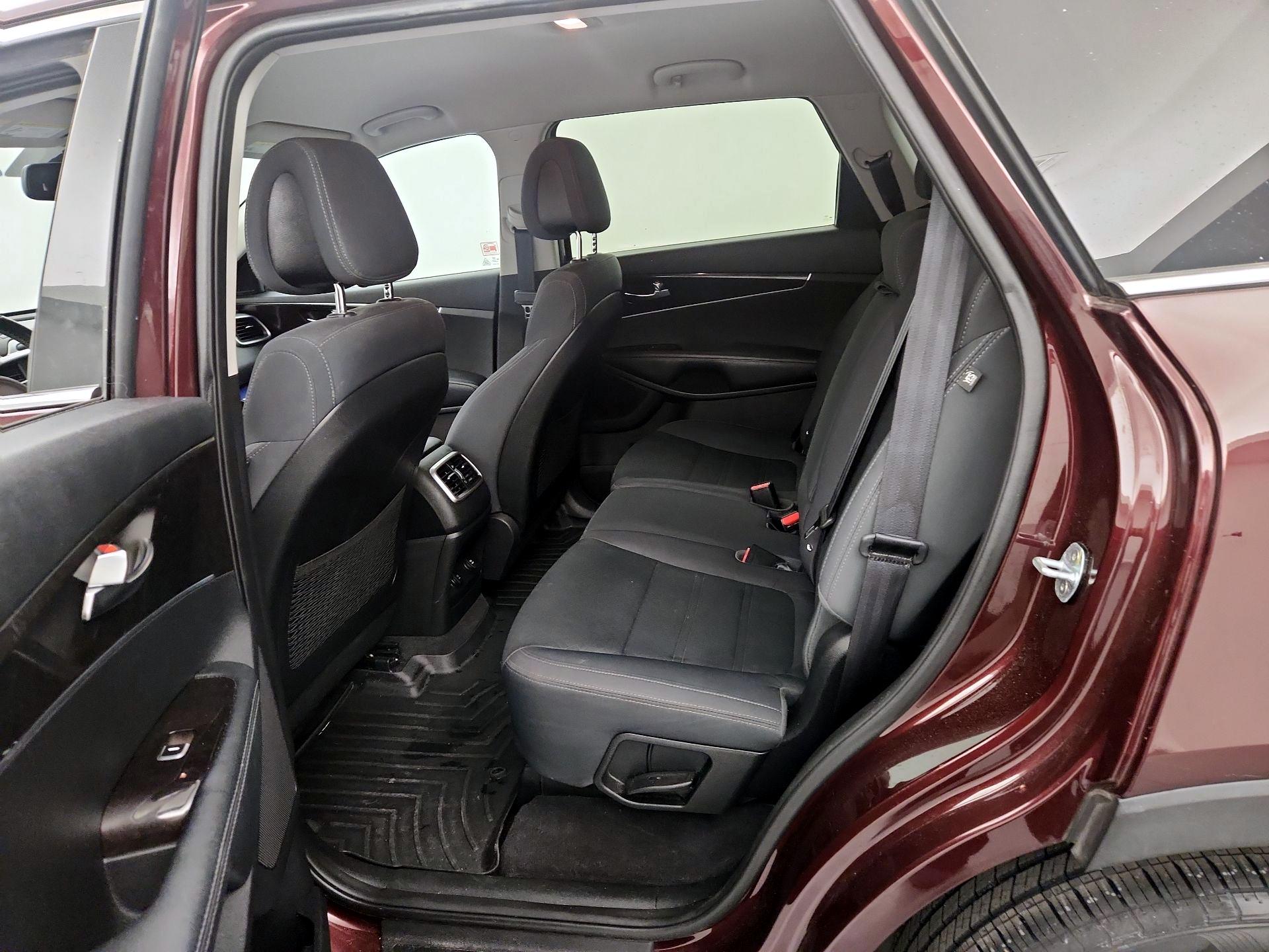 Thumbnail: 2016 Kia Sorento - 18
