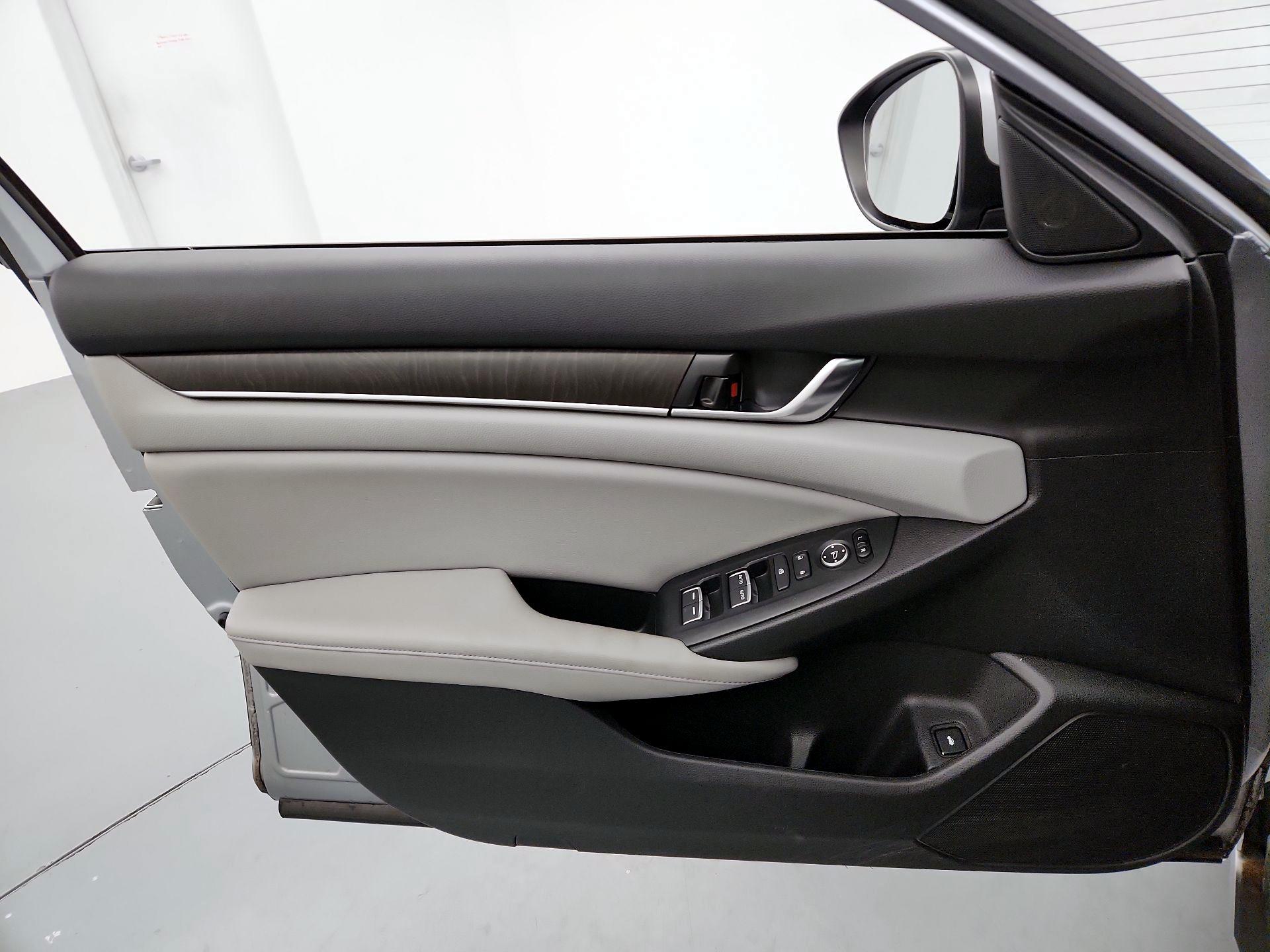 Thumbnail: 2018 Honda Accord - 12