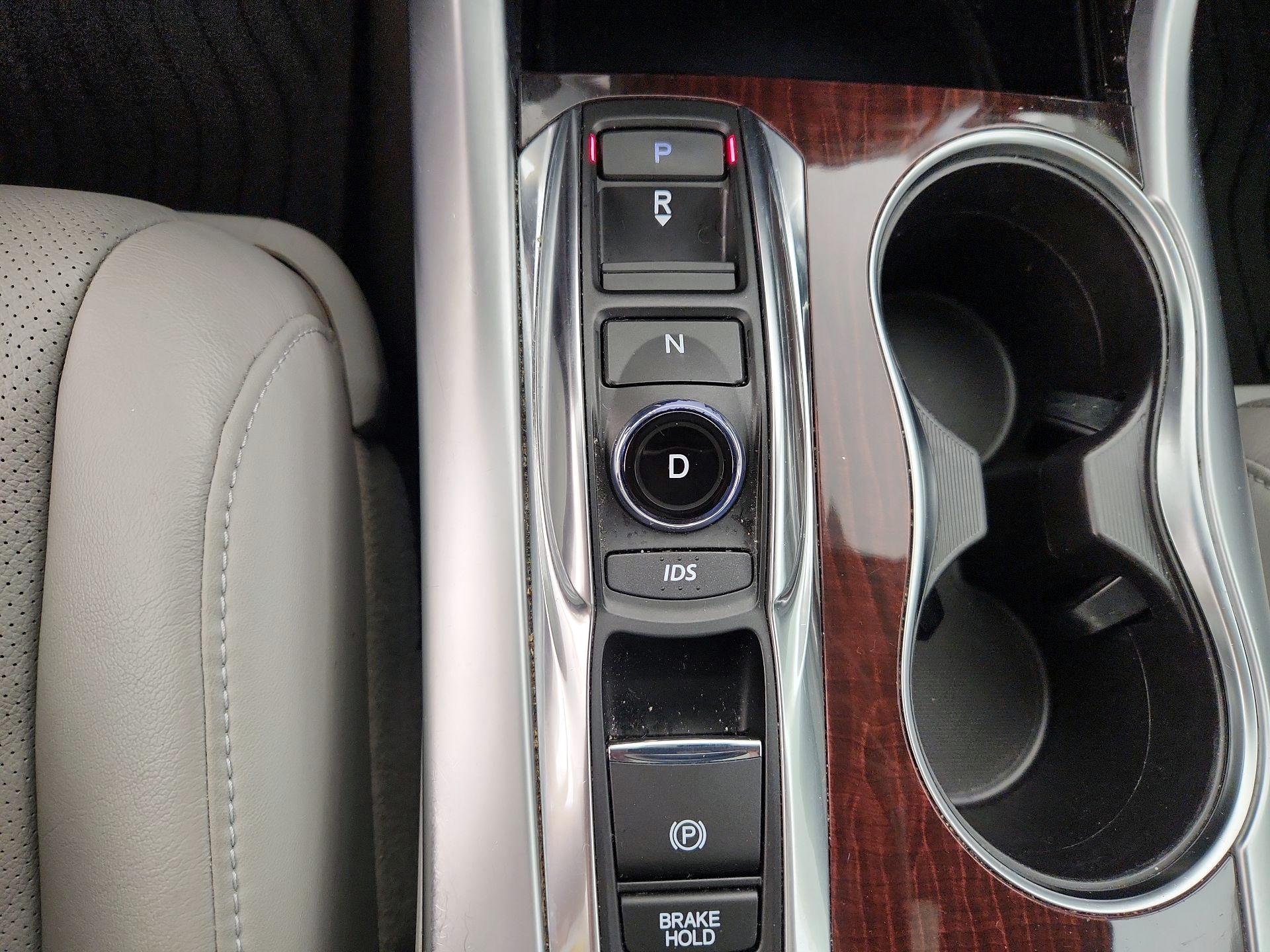 Thumbnail: 2015 Acura TLX - 18