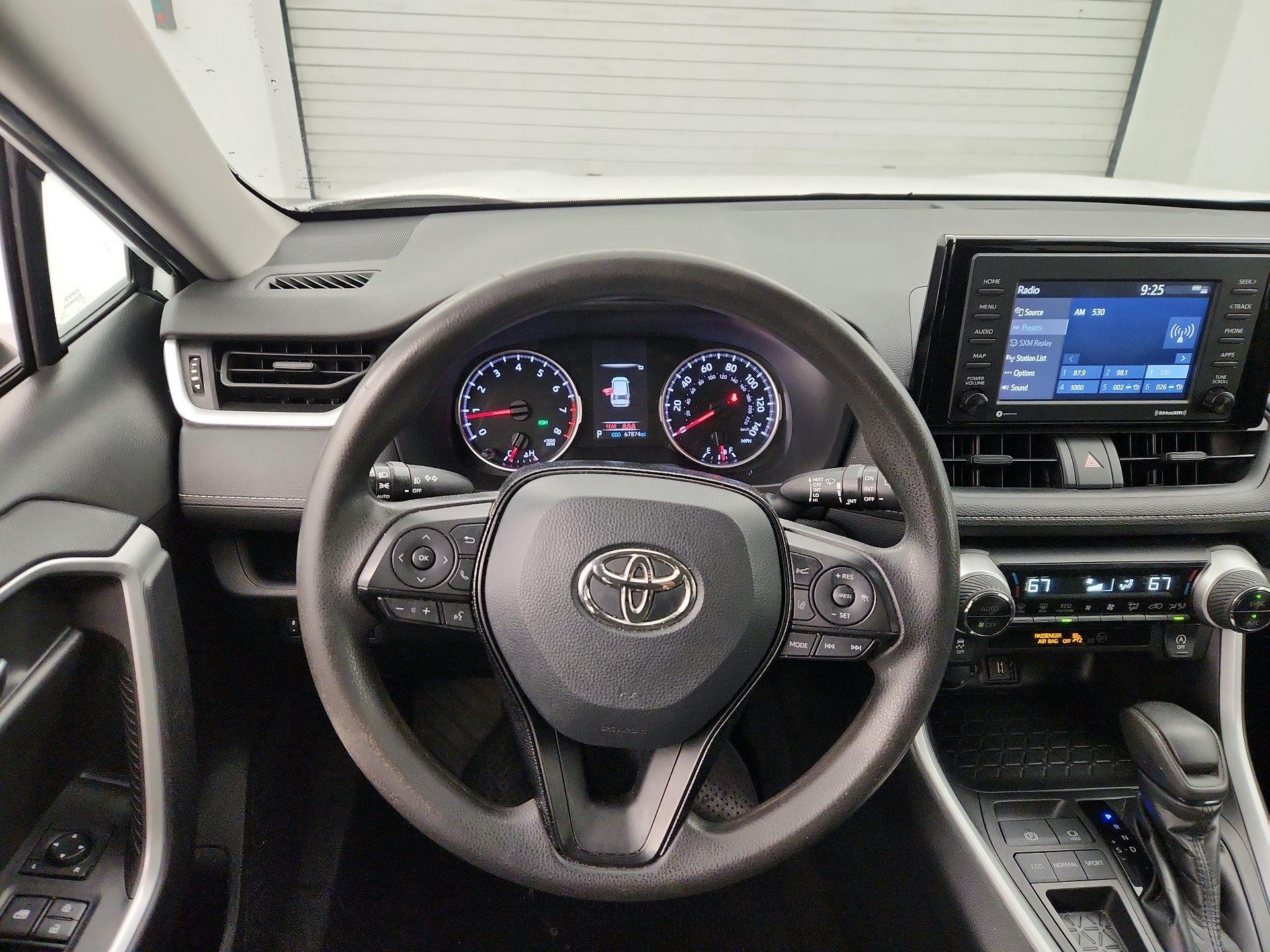Thumbnail: 2021 Toyota RAV4 - 10