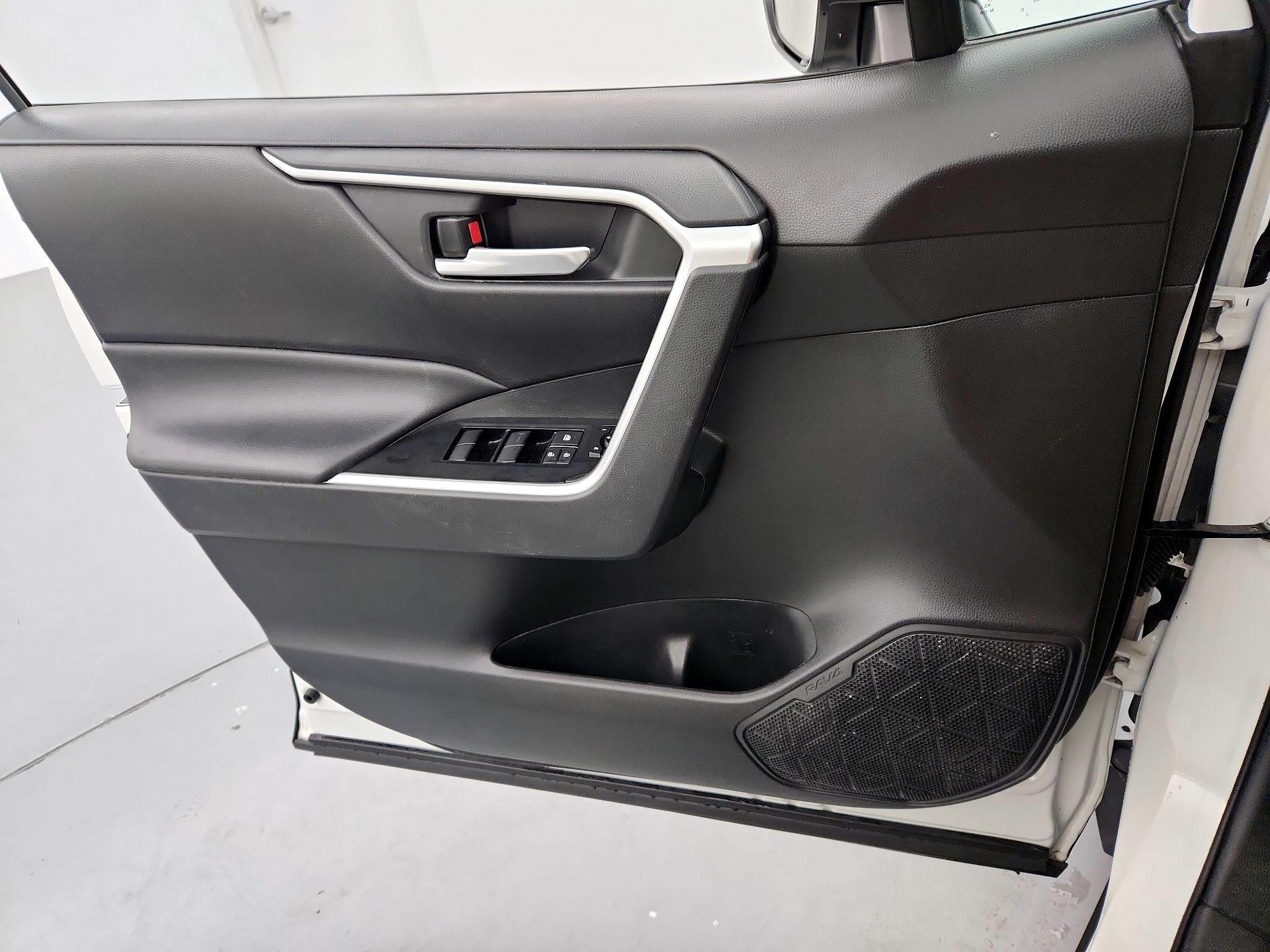Thumbnail: 2021 Toyota RAV4 - 12