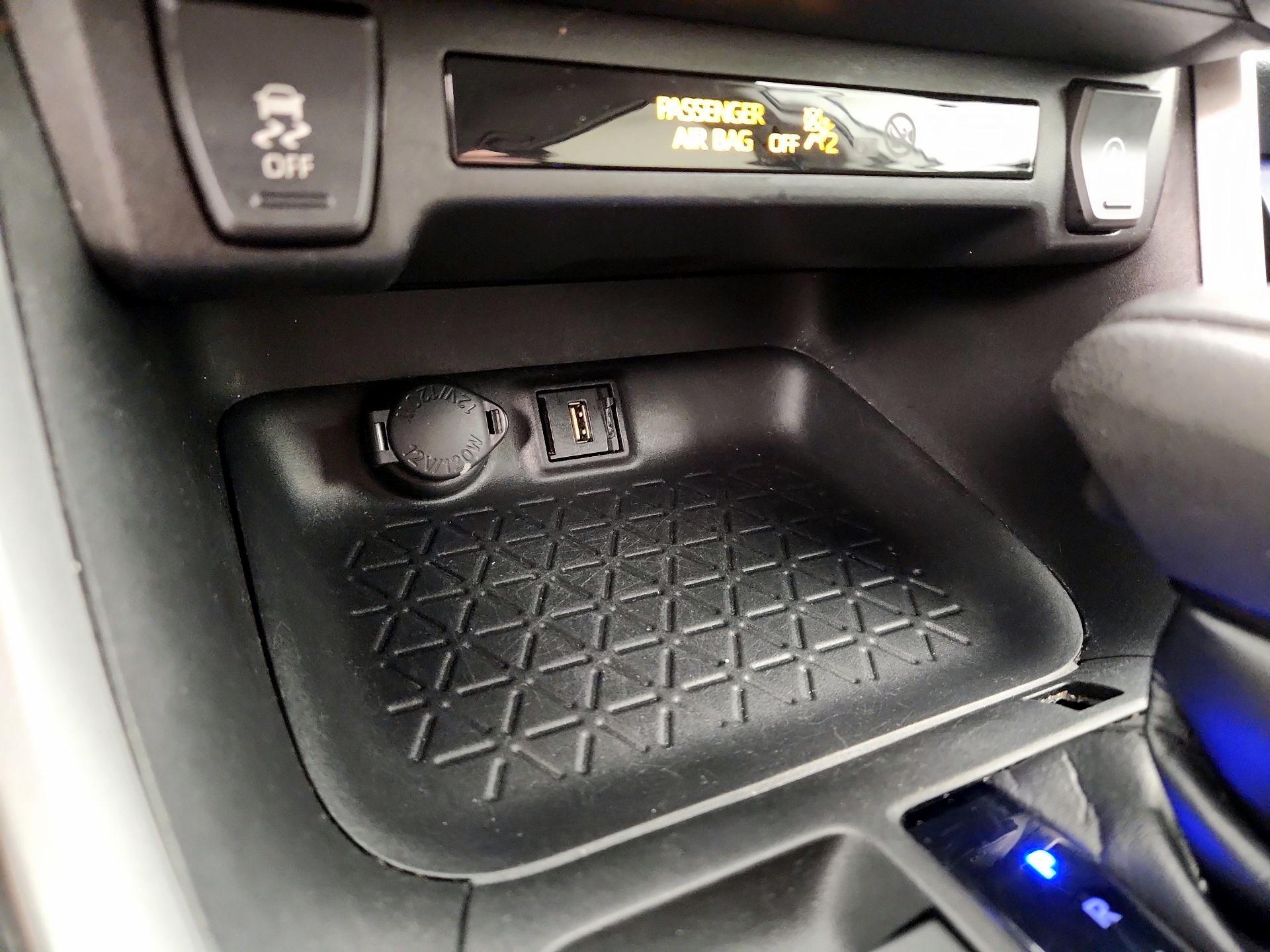Thumbnail: 2021 Toyota RAV4 - 18