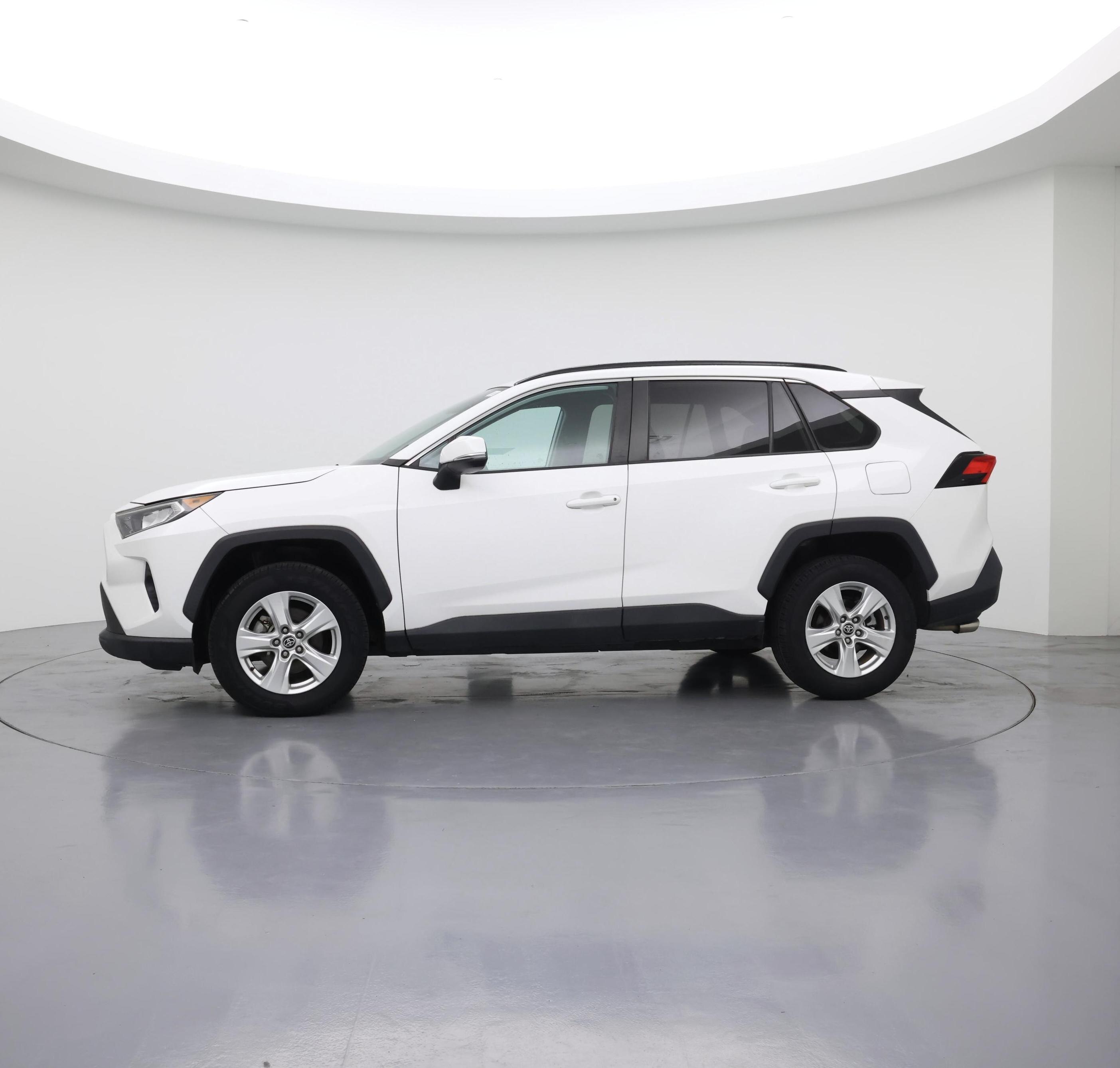 Thumbnail: 2021 Toyota RAV4 - 3
