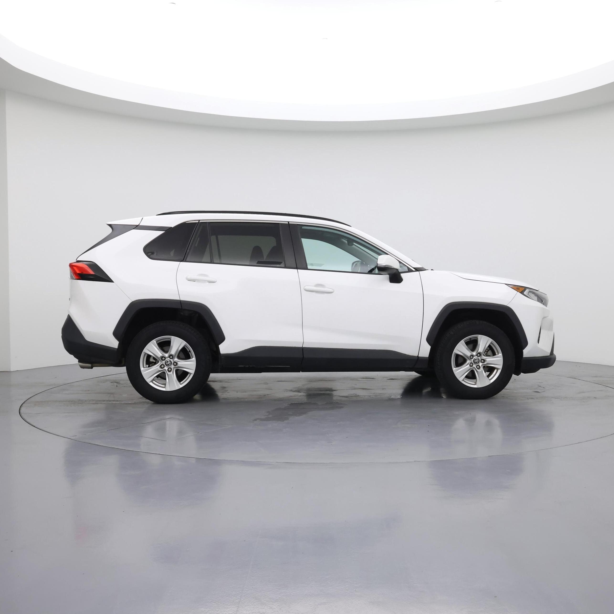 Thumbnail: 2021 Toyota RAV4 - 7