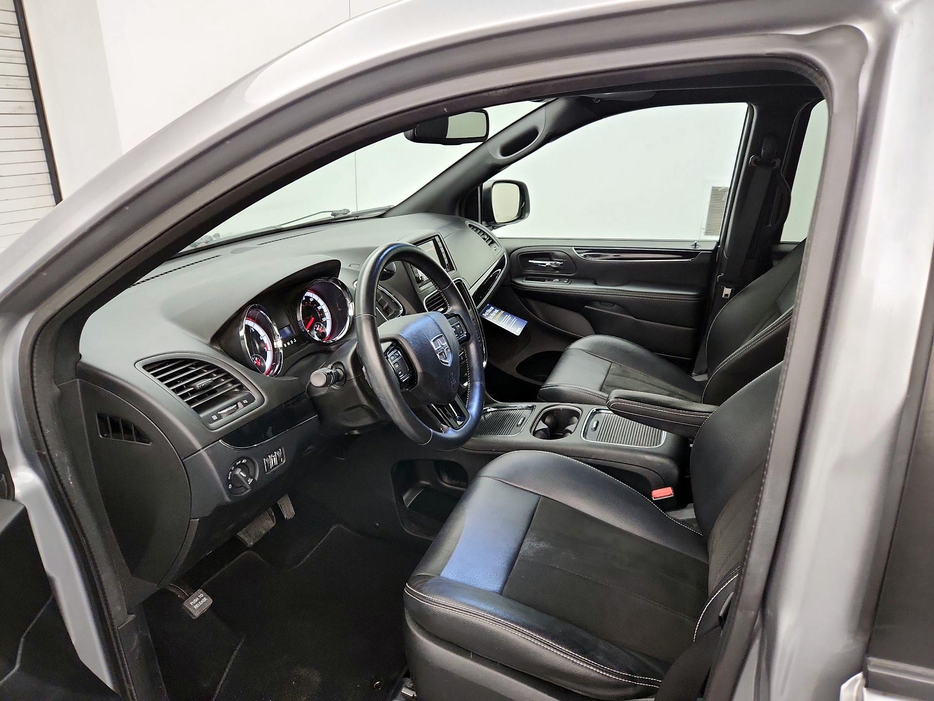 Thumbnail: 2019 Dodge Grand Caravan - 11