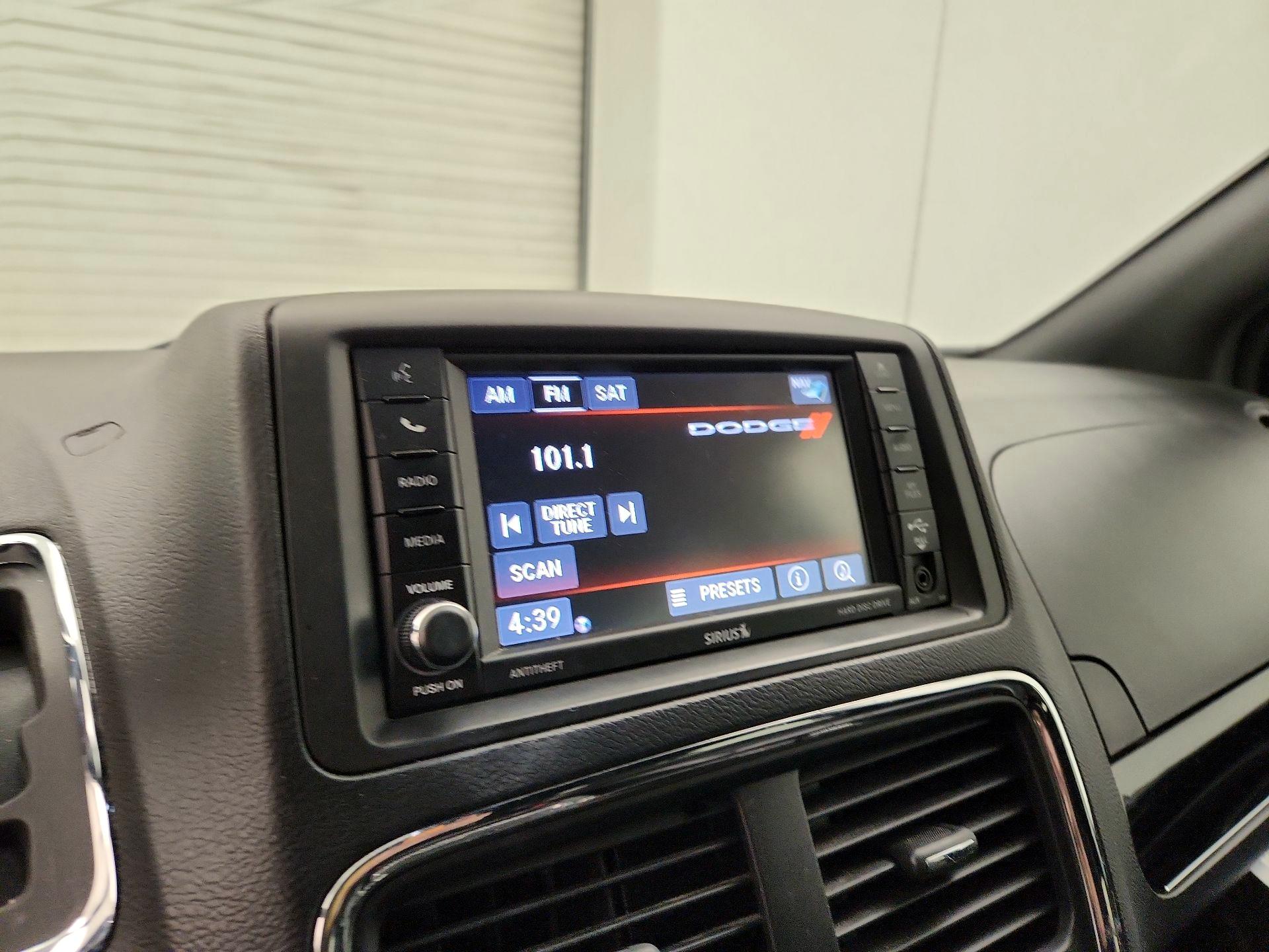 Thumbnail: 2019 Dodge Grand Caravan - 15