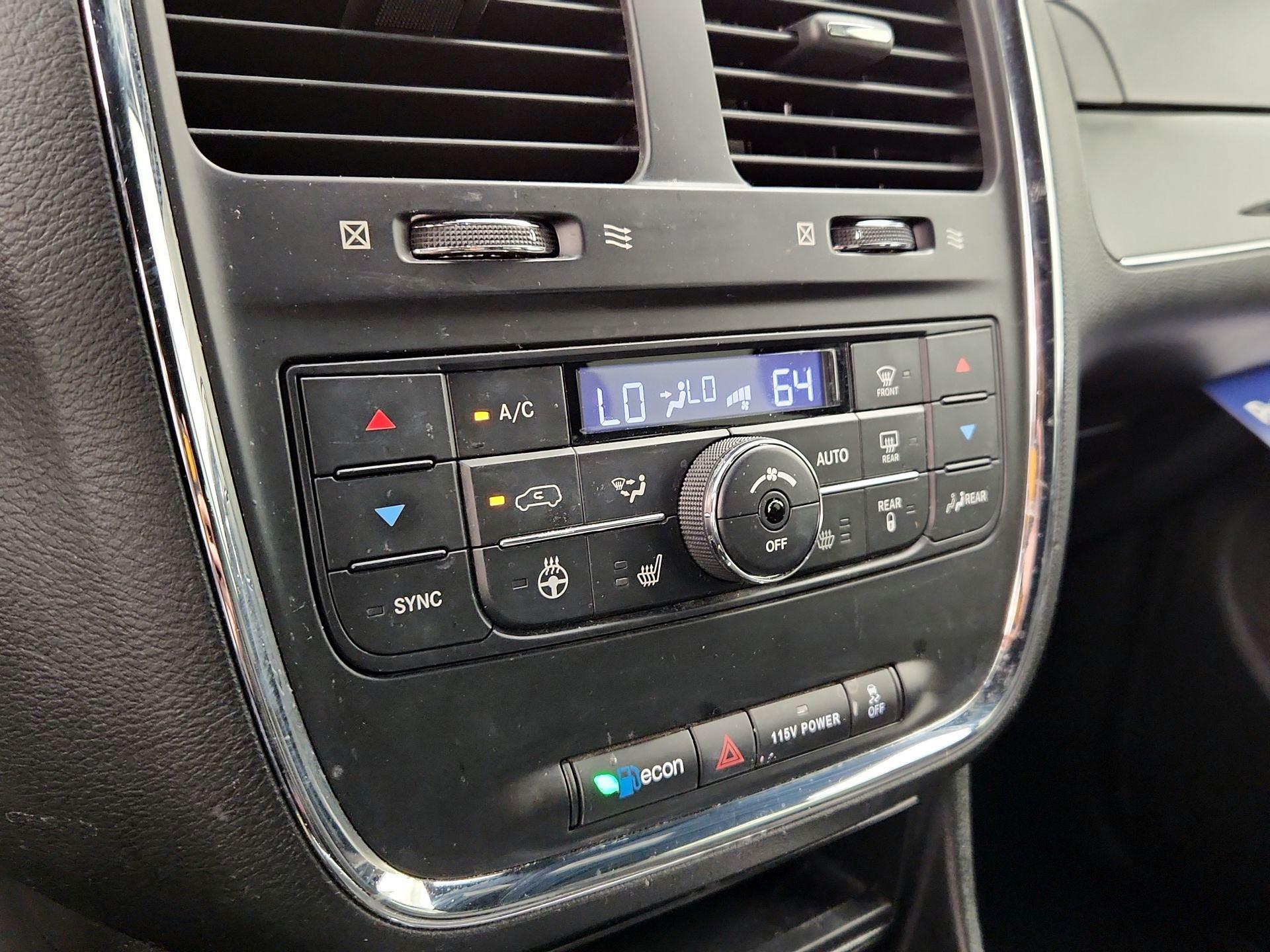 Thumbnail: 2019 Dodge Grand Caravan - 16