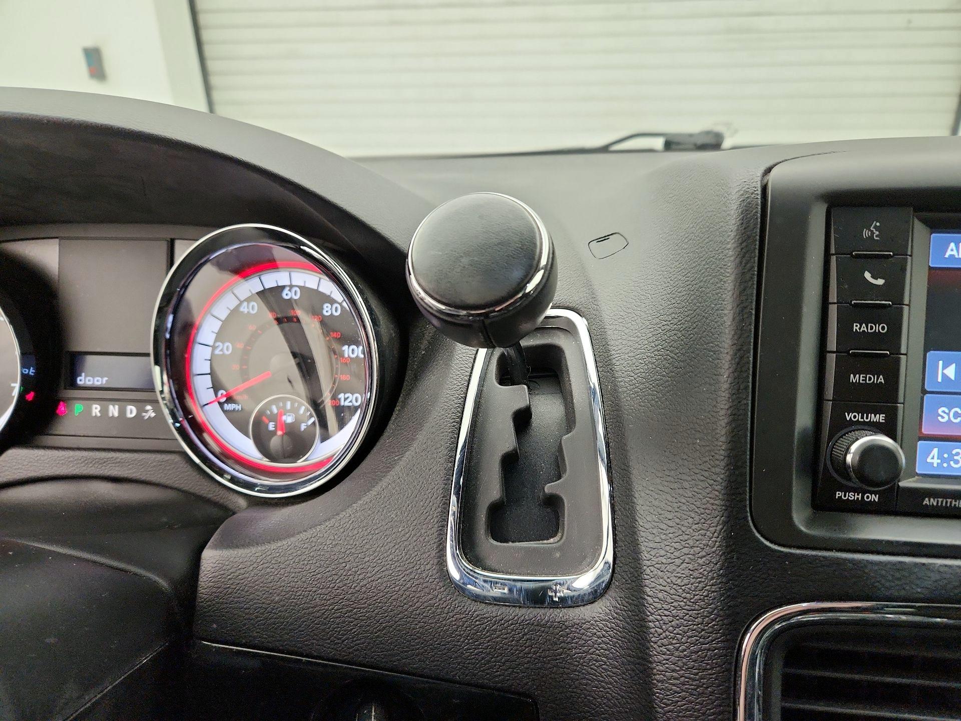 Thumbnail: 2019 Dodge Grand Caravan - 17