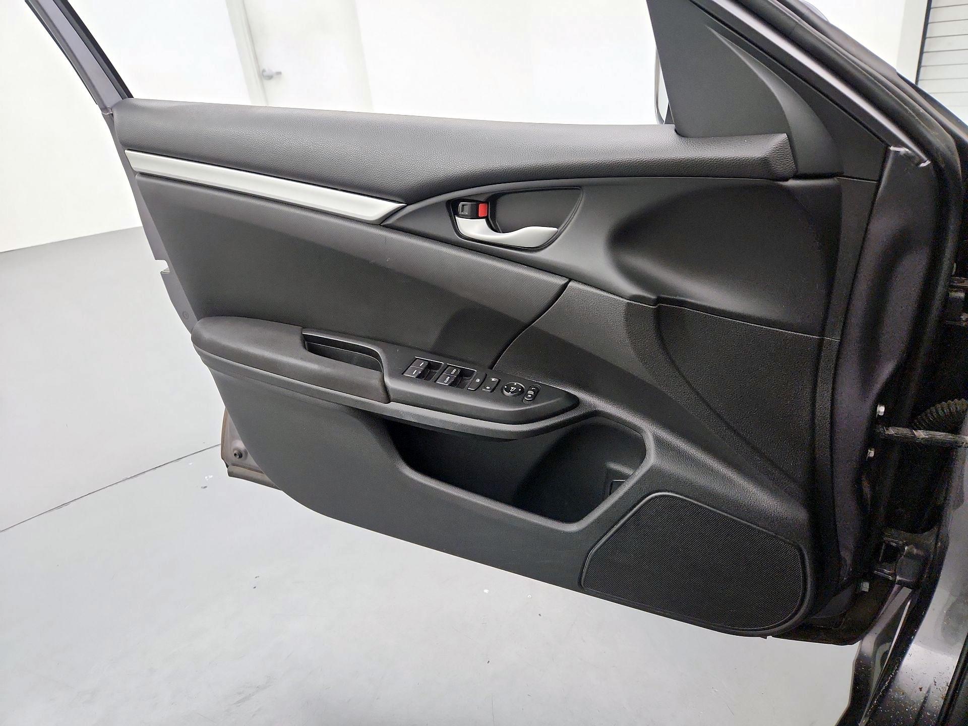 Thumbnail: 2016 Honda Civic - 12